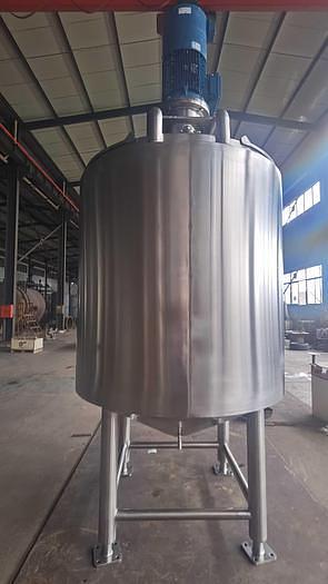 Customized 600 USG mixing tank with sweep and disperser agitator