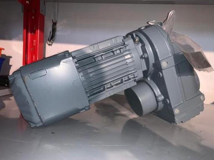 SEW Servomotor FHZ37/R DRN71M4/BE05HR 400W