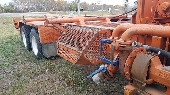 Used 2002 WELCAN 4 Axle Carrier Style Oilfield Pump / Kill Truck