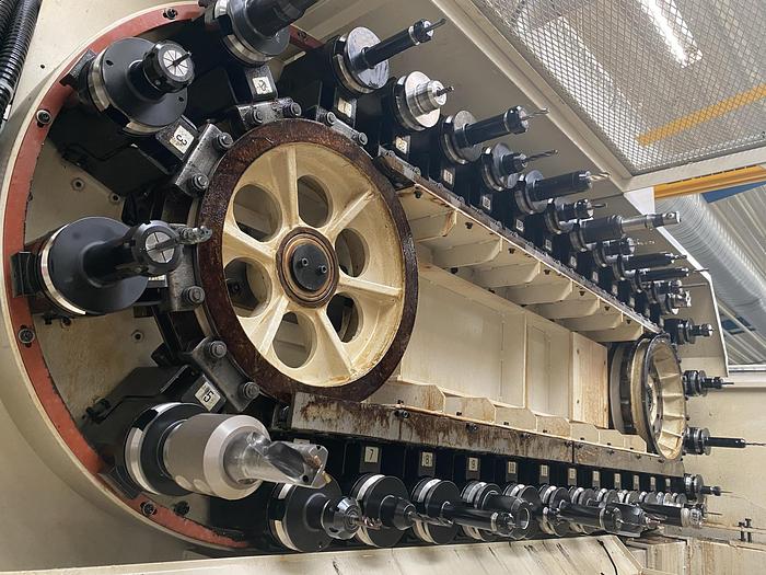 Used BRUGT VERTIKALT BEARBEJDNINGS CENTER OKUMA, MODEL MA 550 VB