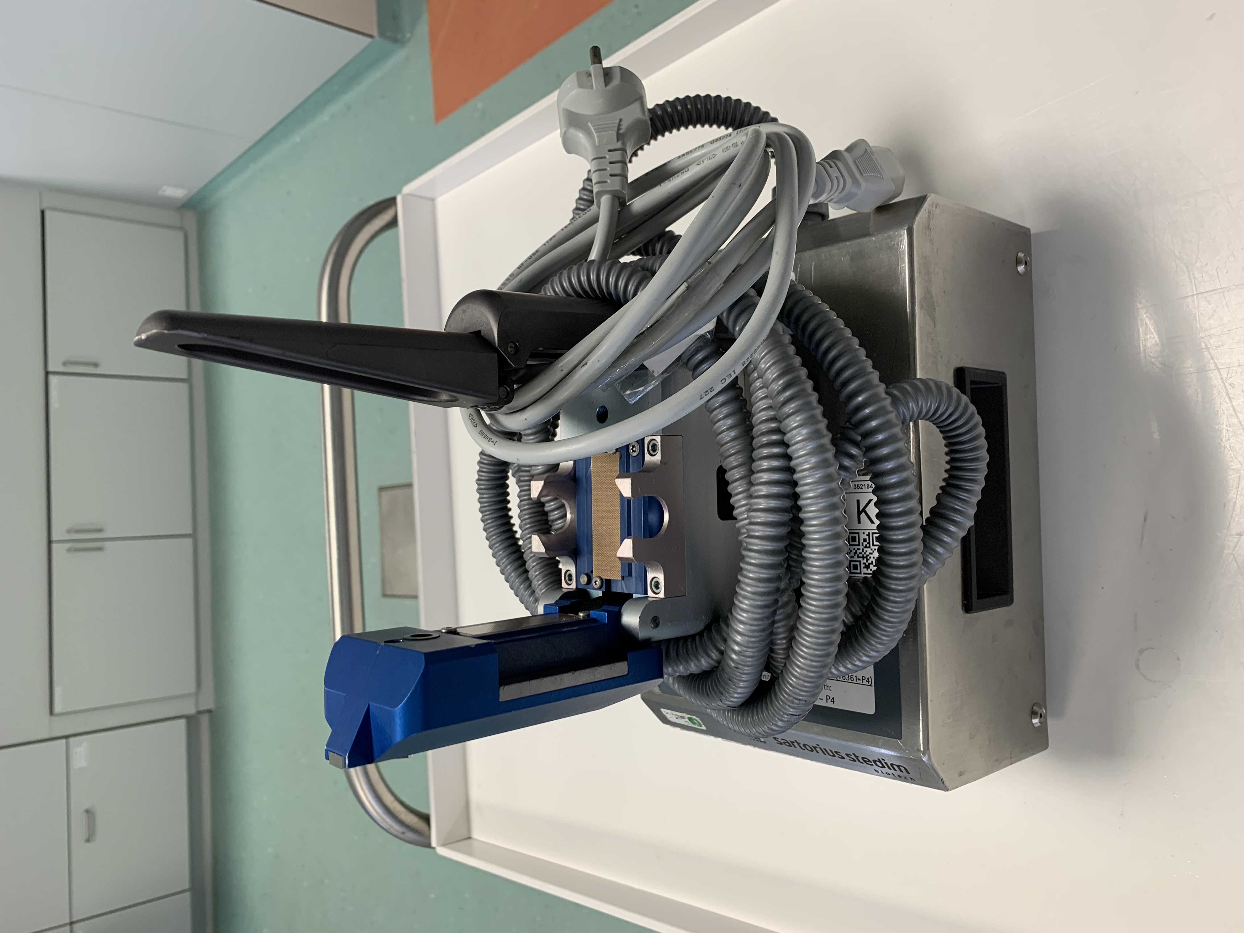 Used Hose Sealing Device - Sartorius Biosealer - 352184G