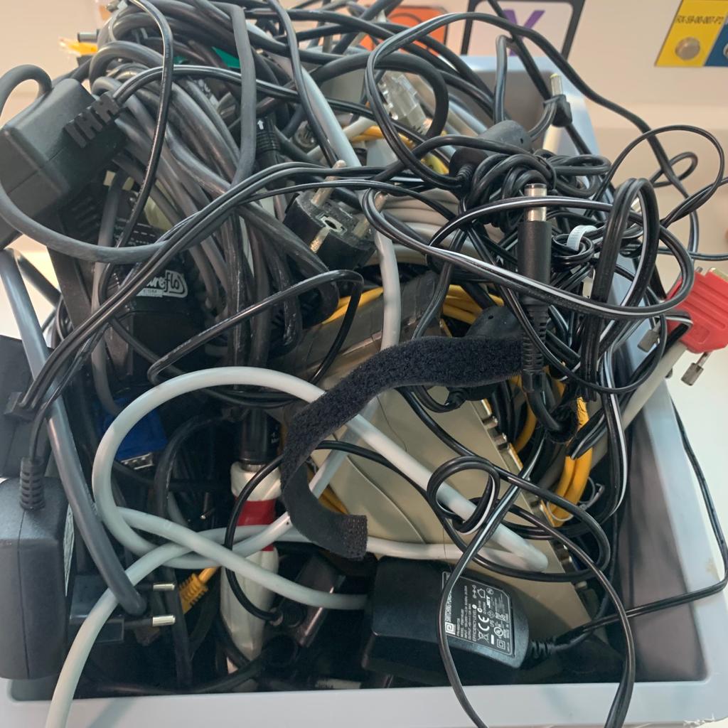 Used USB, Chargers, Cables - X07.122