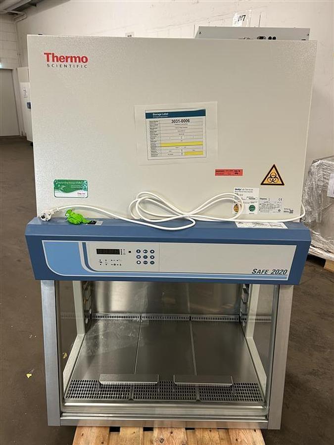 Used Laminar Flow - Thermo Fisher Scientific - Safe 2020 0.9 - BTH094, BTH095