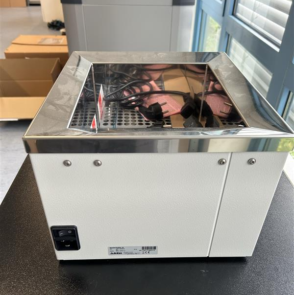 Used Water Bath - Julabo - Pura 10 - BTH085, BTH134