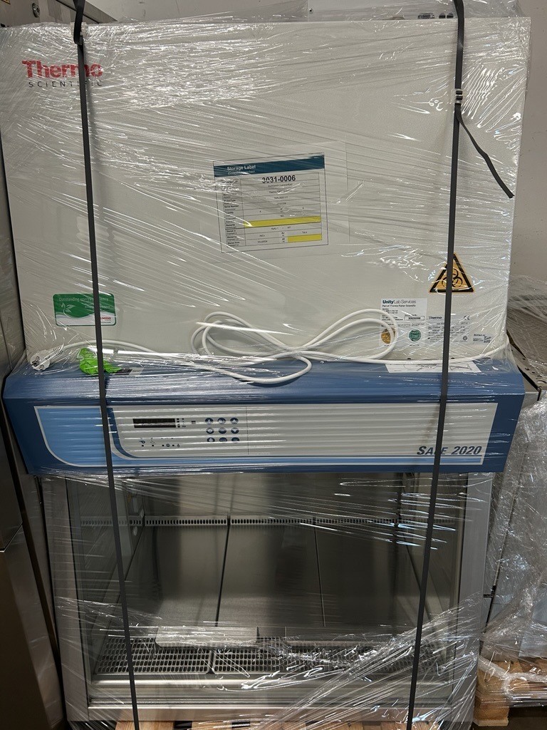 Used Laminar Flow - Thermo Fisher Scientific - Safe 2020 0.9 - BTH094, BTH095