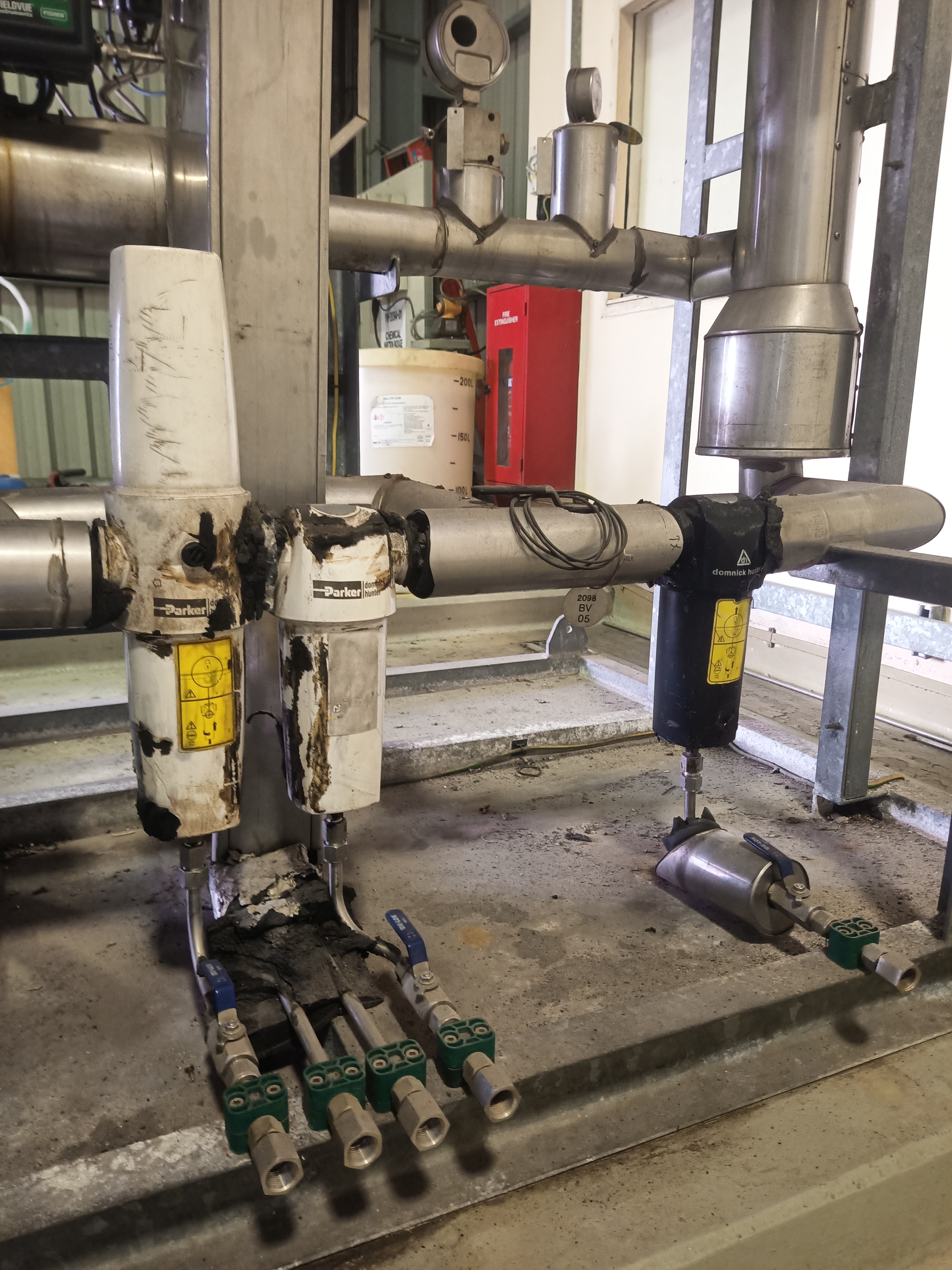 Used Safe Change Filter Housing. Yom 2016. Magnetic Separator (Magbox Mxf29-E-0250). Yom 2016.vv - Parker Hannifin Singapore - SG121