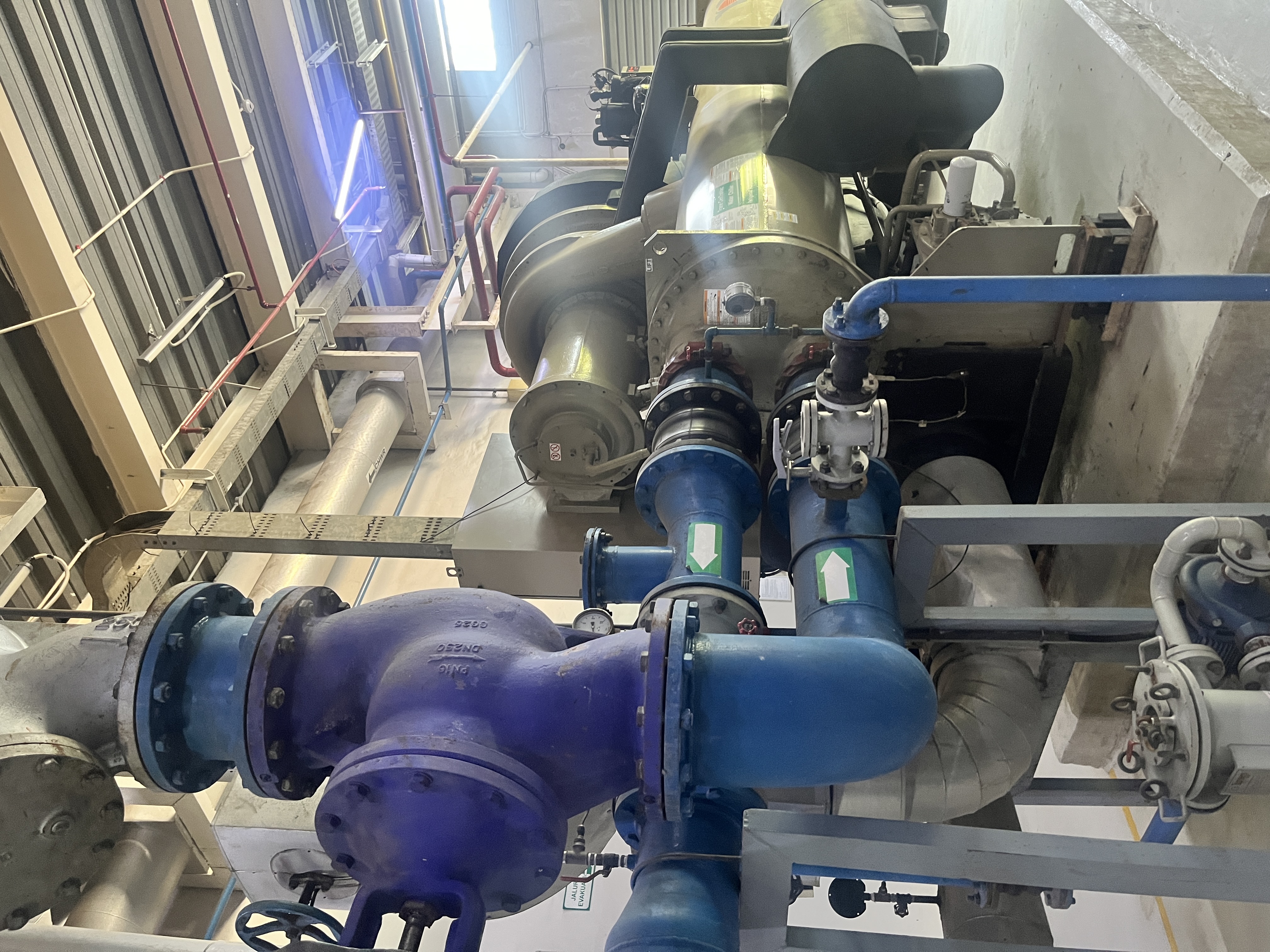 Used Chiller - Trane - CVHE420 - LC0199