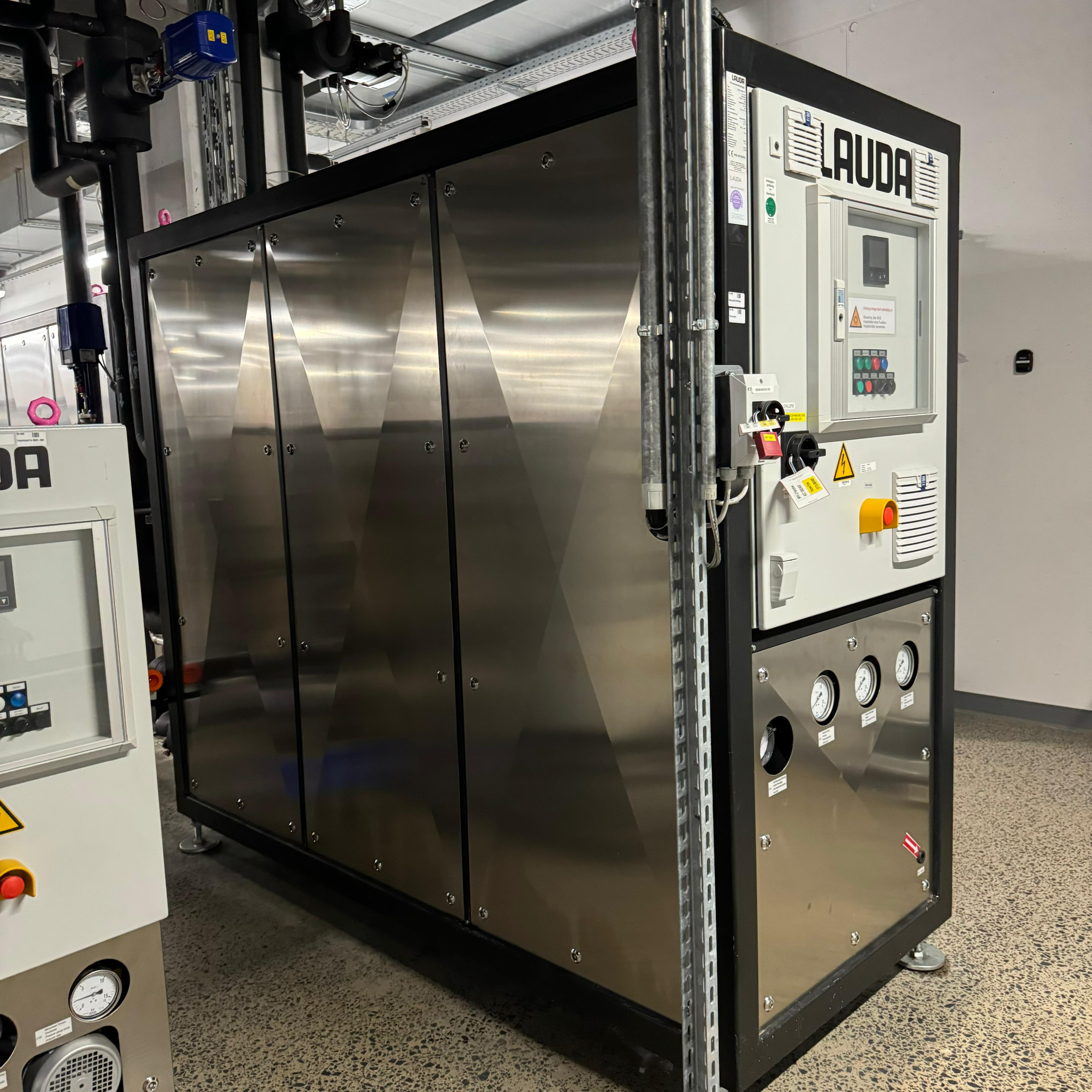 Used Temperature Control Unit - Lauda - SUK 350 W - GR034-GR035