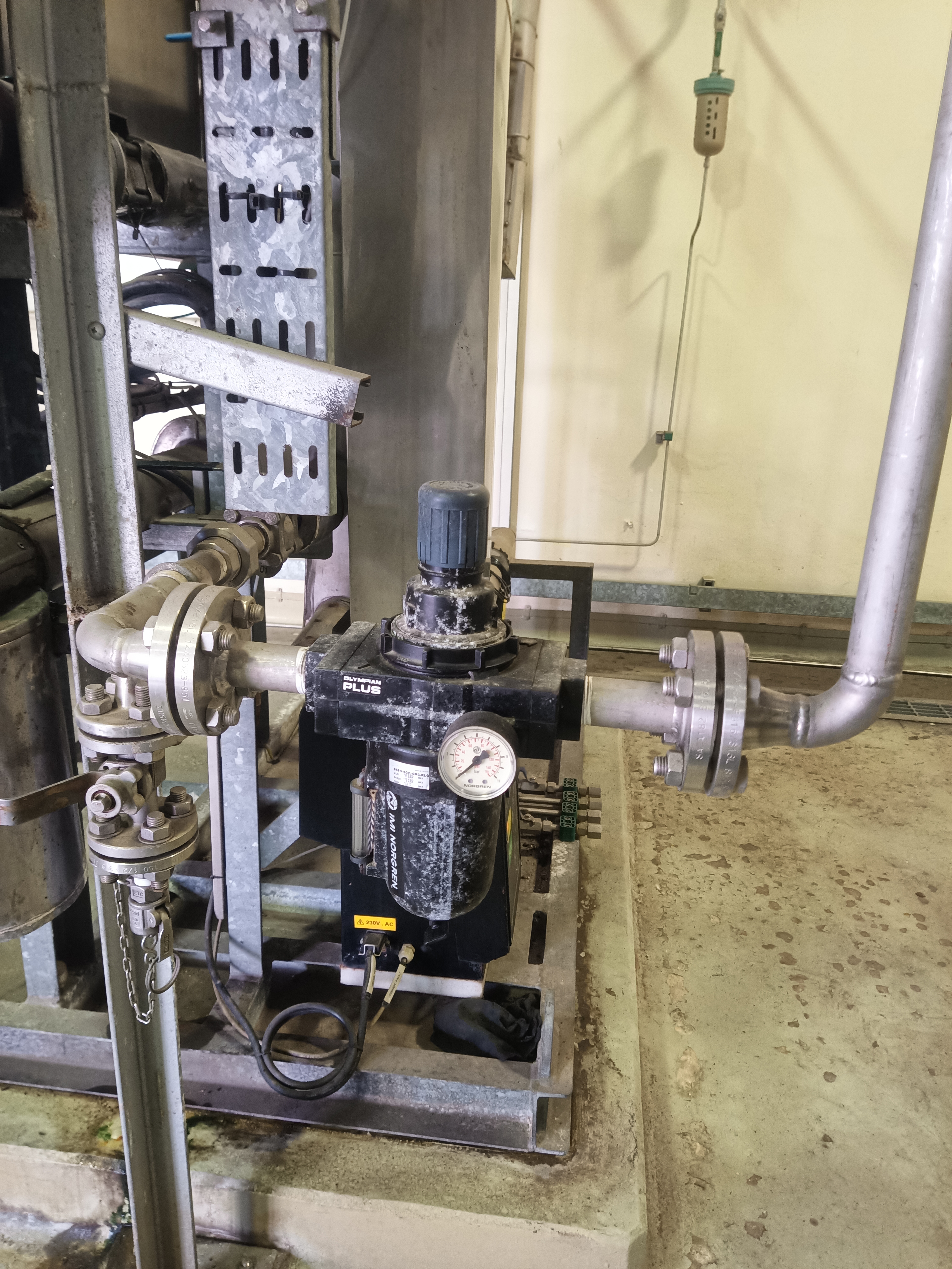 Used Safe Change Filter Housing. Yom 2016. Magnetic Separator (Magbox Mxf29-E-0250). Yom 2016.vv - Parker Hannifin Singapore - SG121