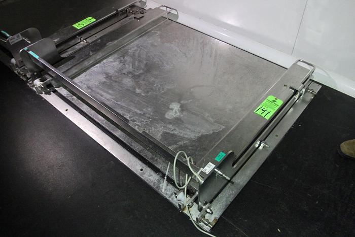 Used SARTORIUS IFS4 1000 LL-L FLOOR SCALE CAP. 1000 KG - 141