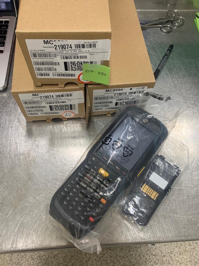Used Digital Phone With the Battery - Motorola MC9590 Mobile Computer - X07.090