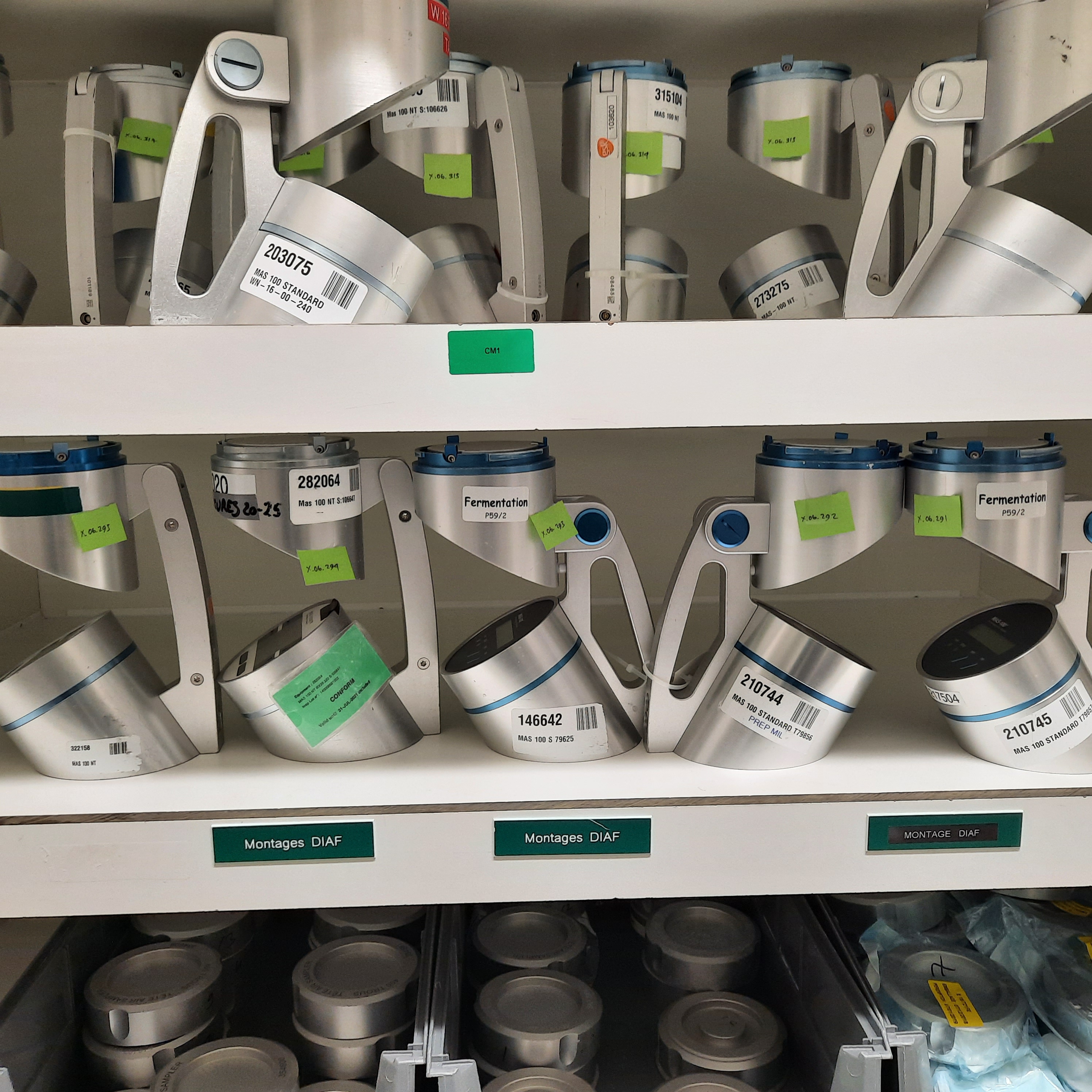 Used Microbiological Air Sampler - Merck Mass 100 - X.06.291-X.06.295