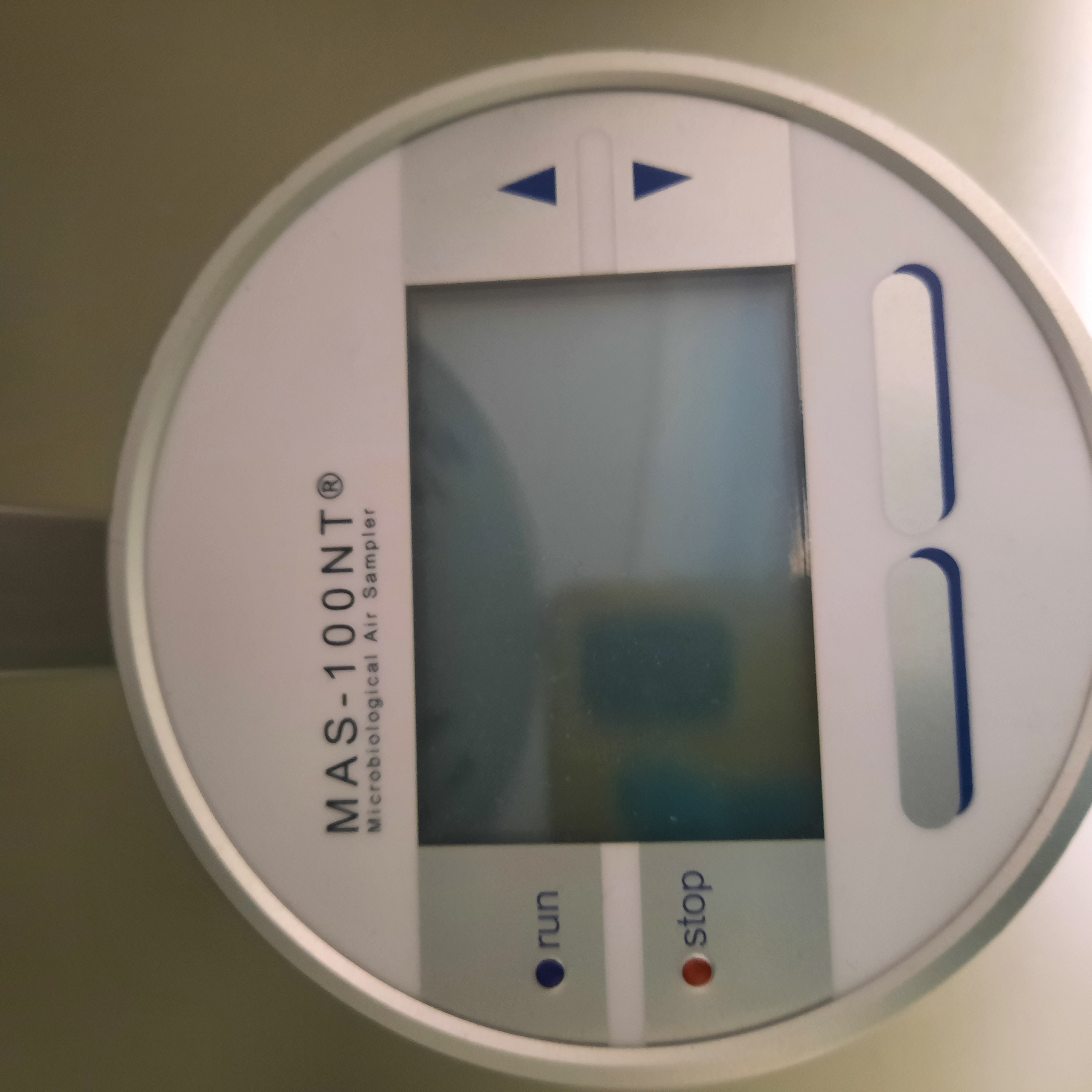 Used Microbiological Air Sampler - Merck Mass 100 - X.06.297