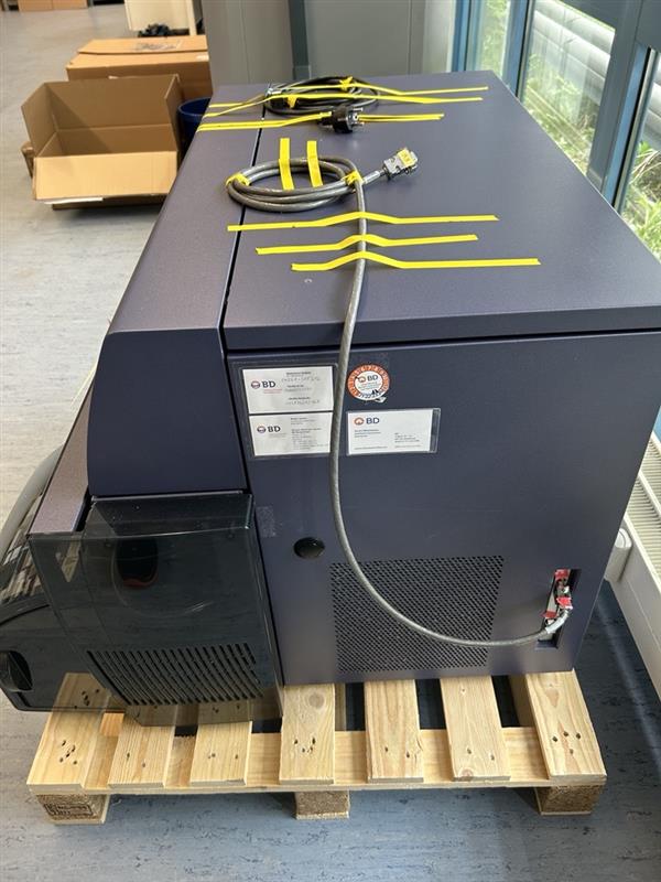Used Flow Cytometer - BD - Facscanto II - BTH113