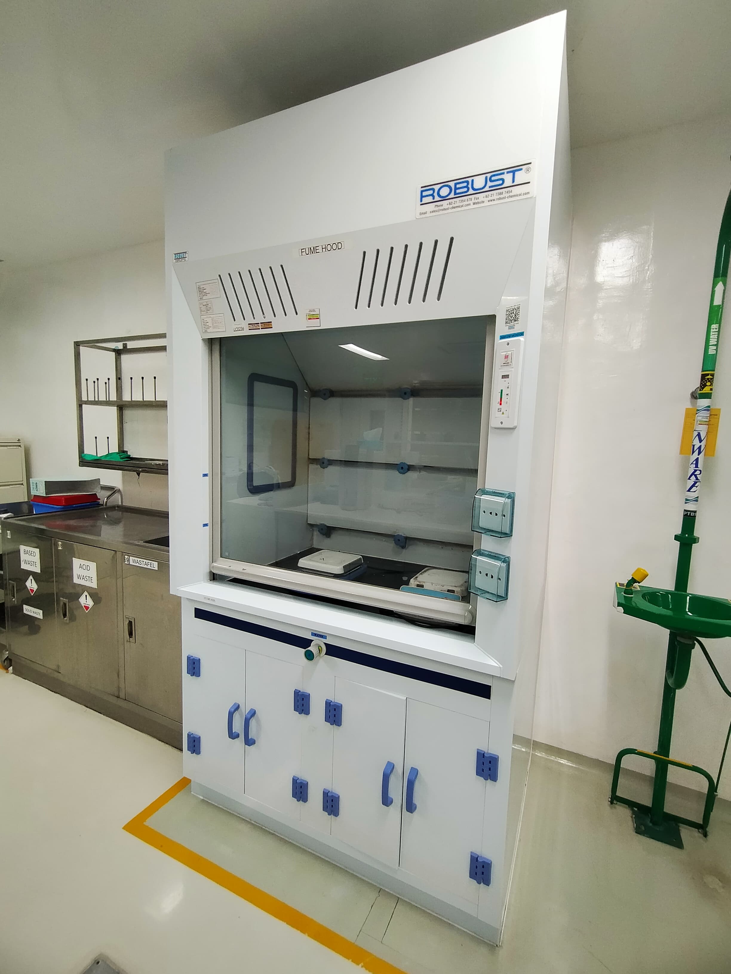 Used Fume Hood - Robust - FHPP 120 - LC0236