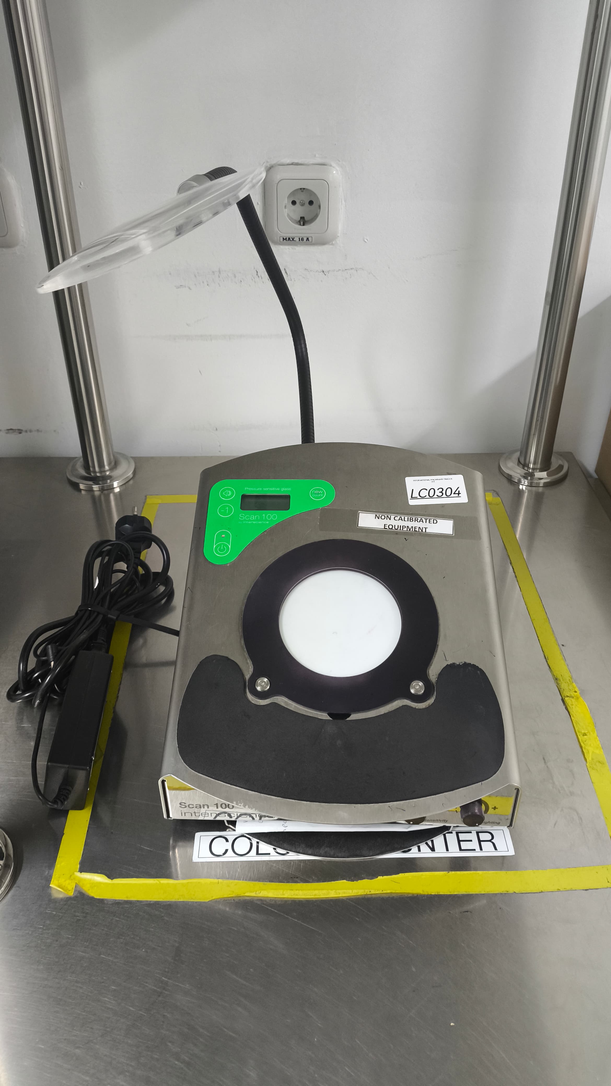 Used Colony Counter - Interscience - Scan 100 - LC0304