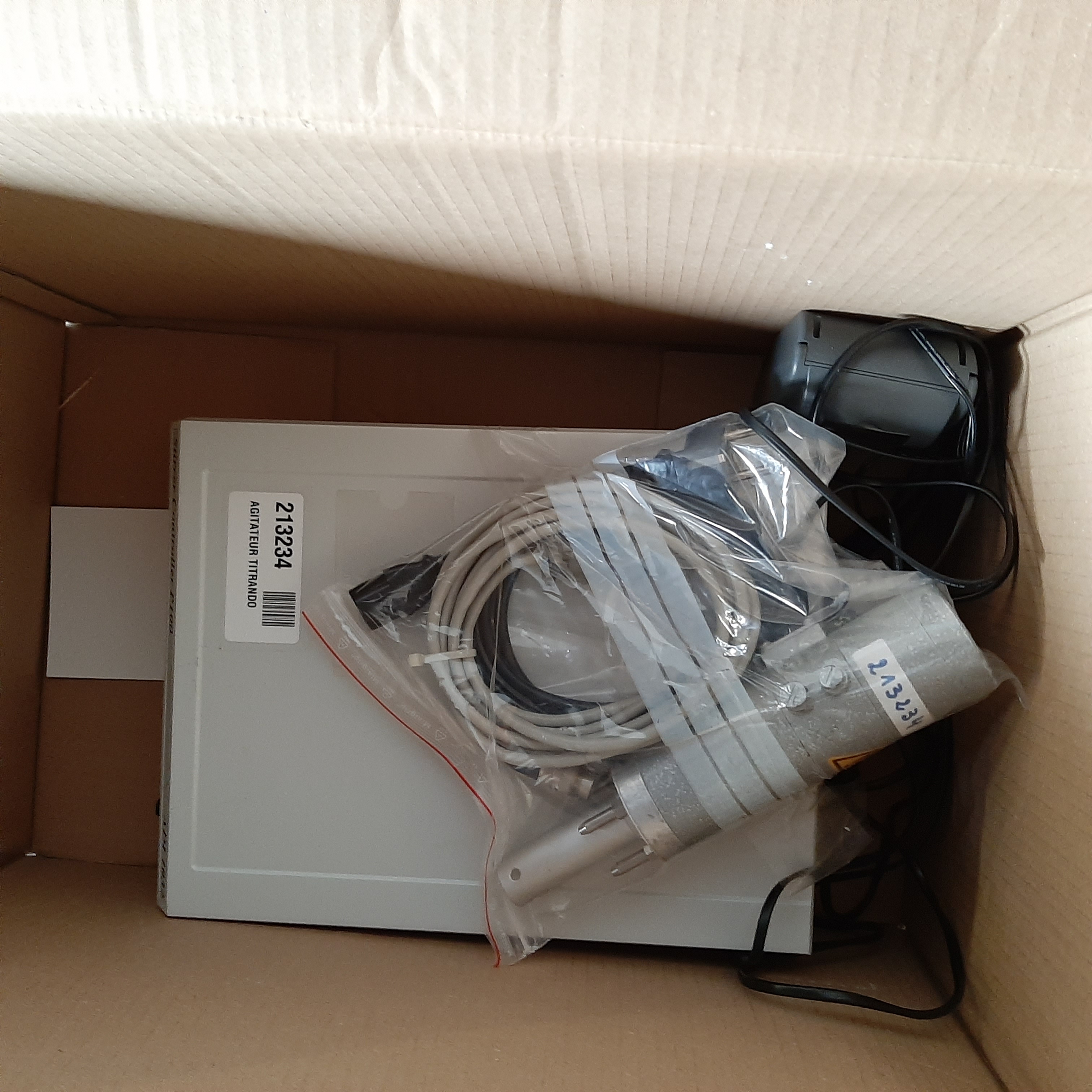 Used 3 Cartons Smaller Equipment - DK178