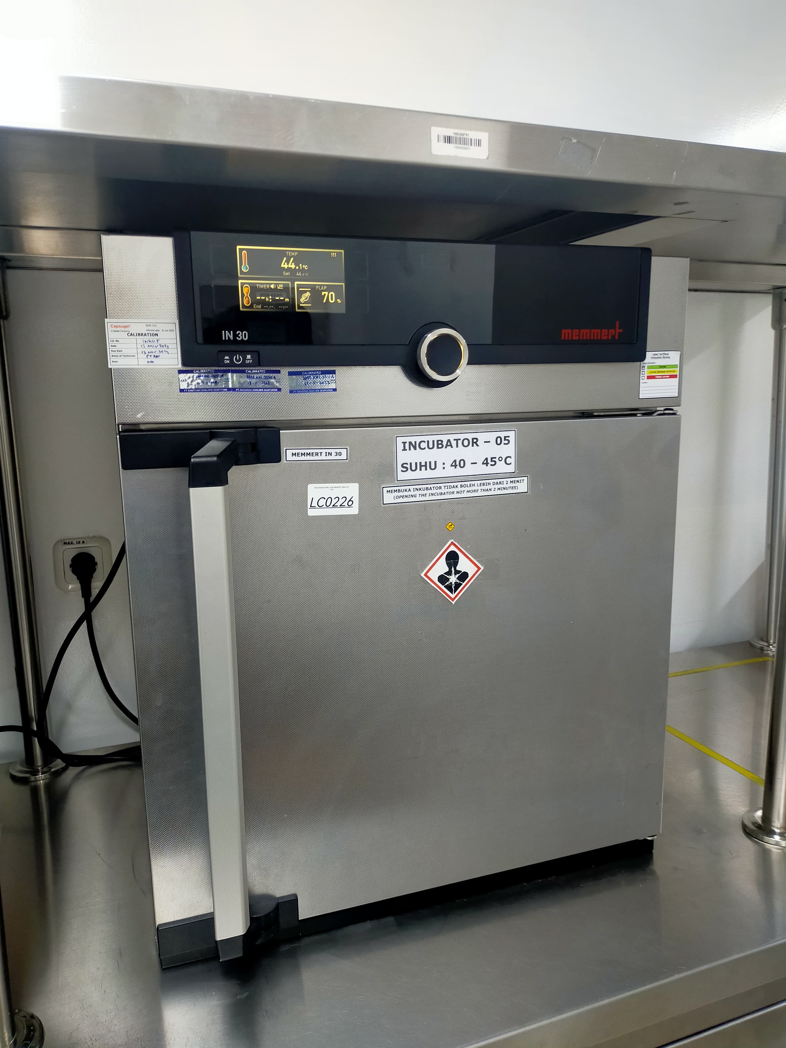 Used Incubator - Memmert - IN30 - LC0226