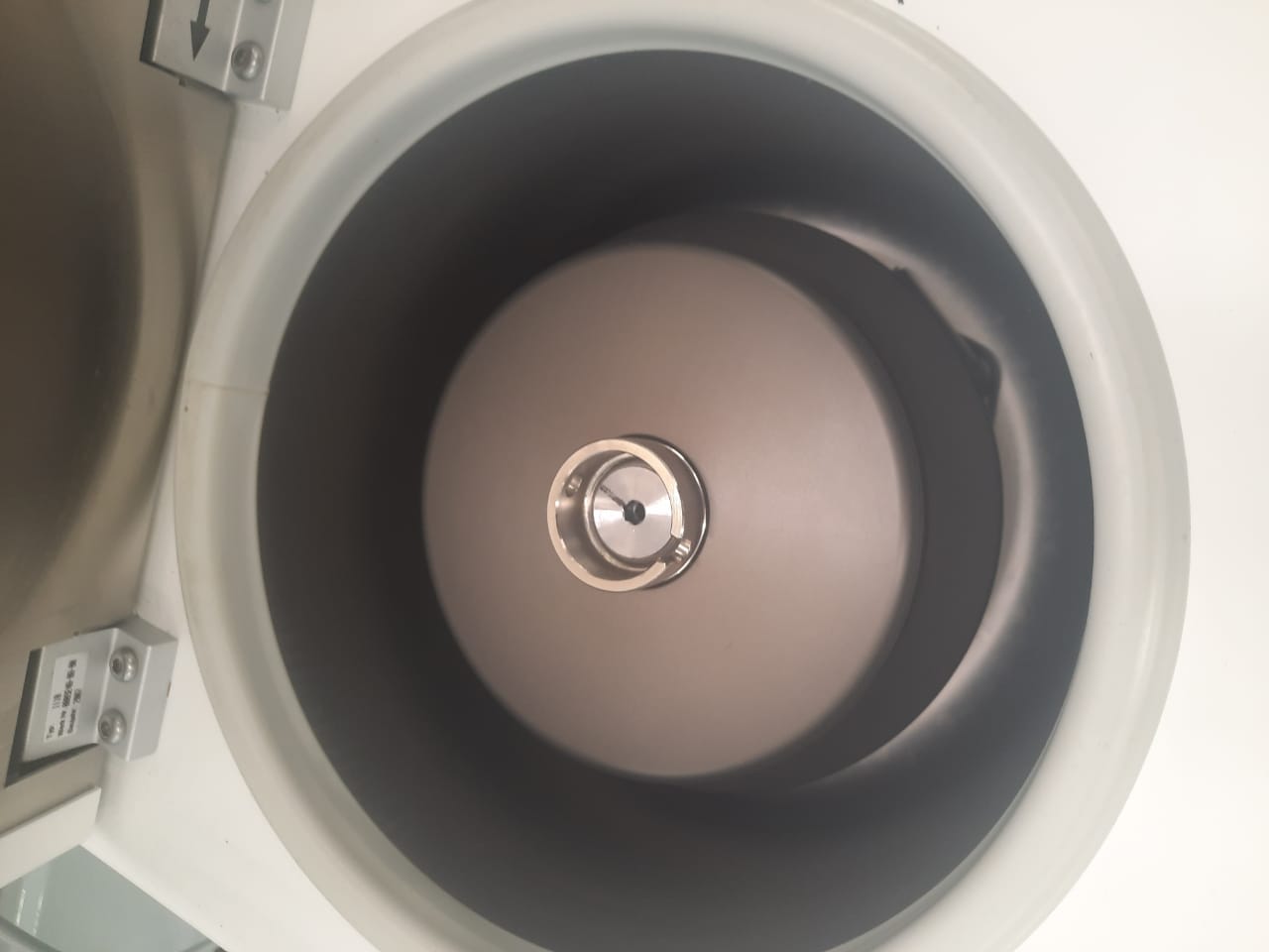 Used Refrigerated Benchtop Centrifuge - Andreas Hettich - CT4734