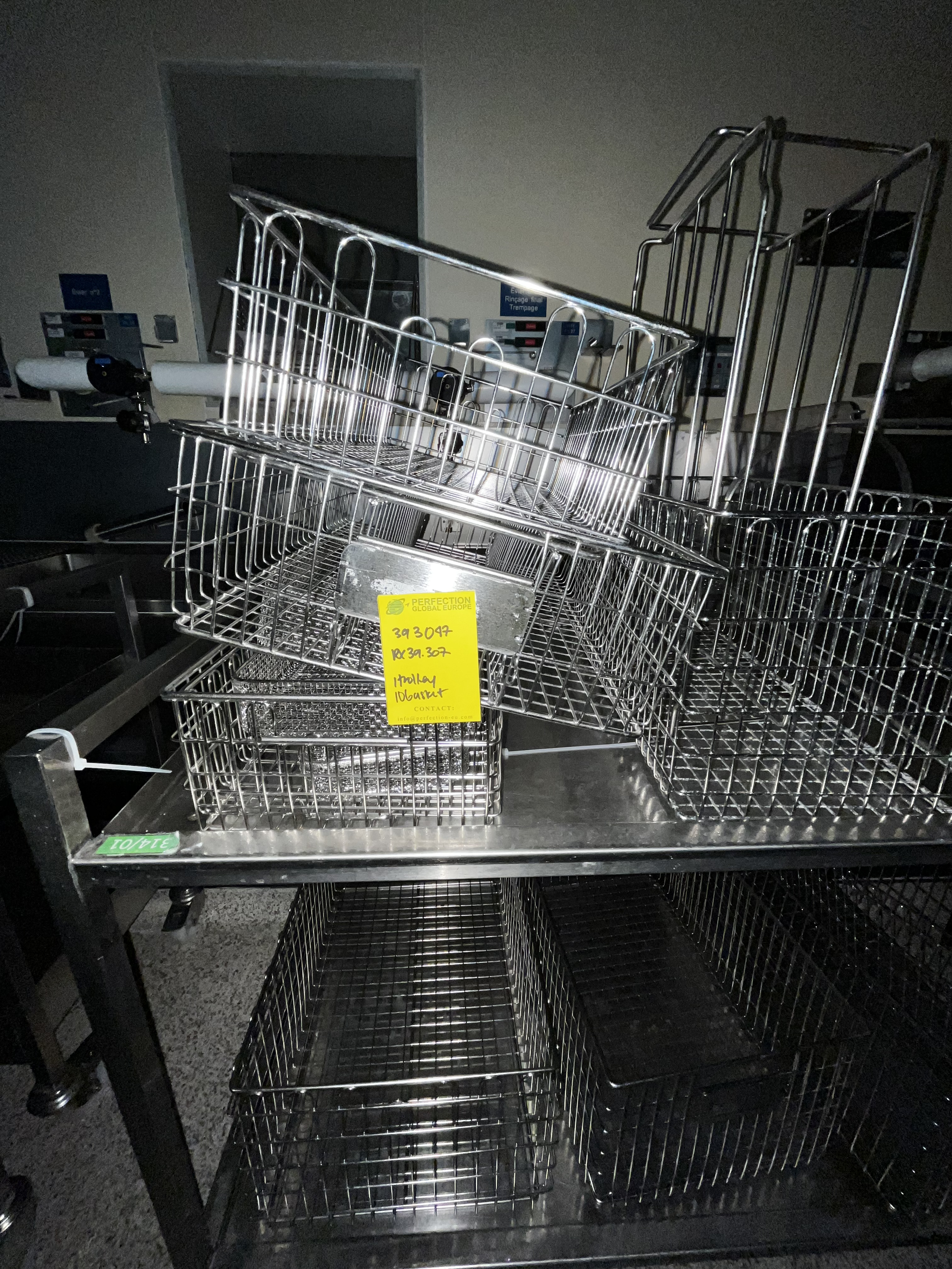 Used 1 Trolley and 10 Baskets -  393047