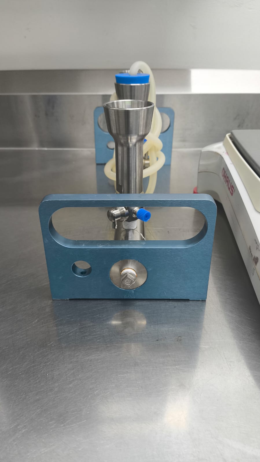 Used Filter Holder Vacuum Manifold - DKN004