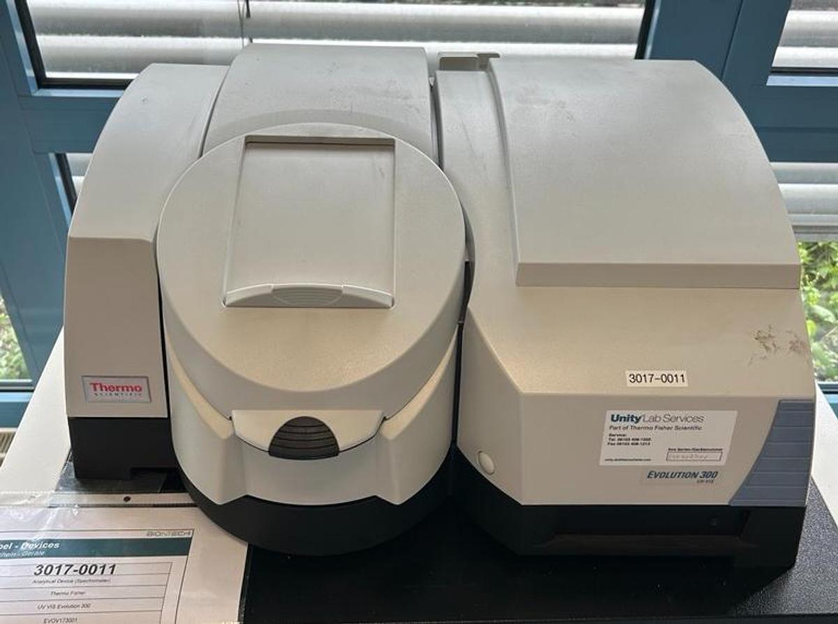 Used Spectrometer - Thermo Fisher - UV Vis Evolution 300 - BTH026