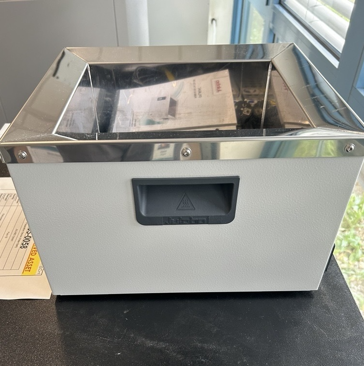 Used Water Bath - Julabo - Pura 10 - BTH085, BTH134