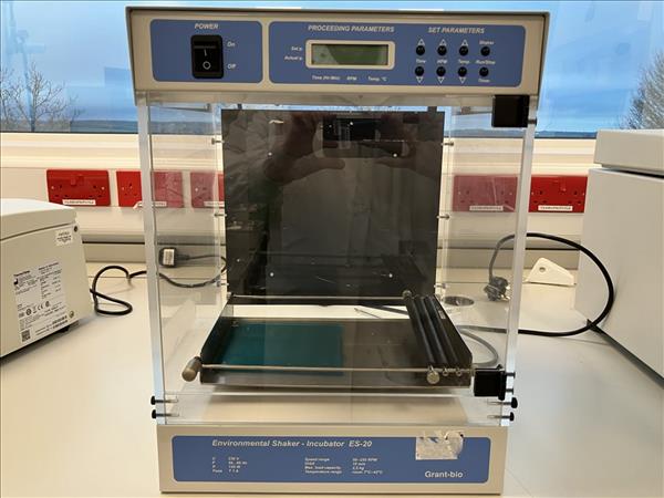 Used Environmental Shaker-Incubator - Grant-bio - 46112