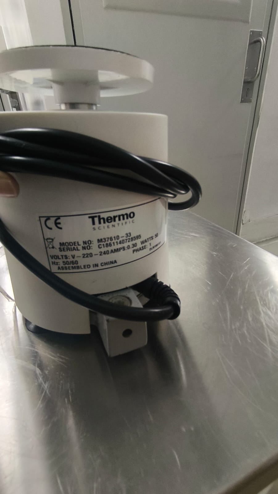 Used Vortex Mixer - Thermo Scientific - M37610 33 - LC0307