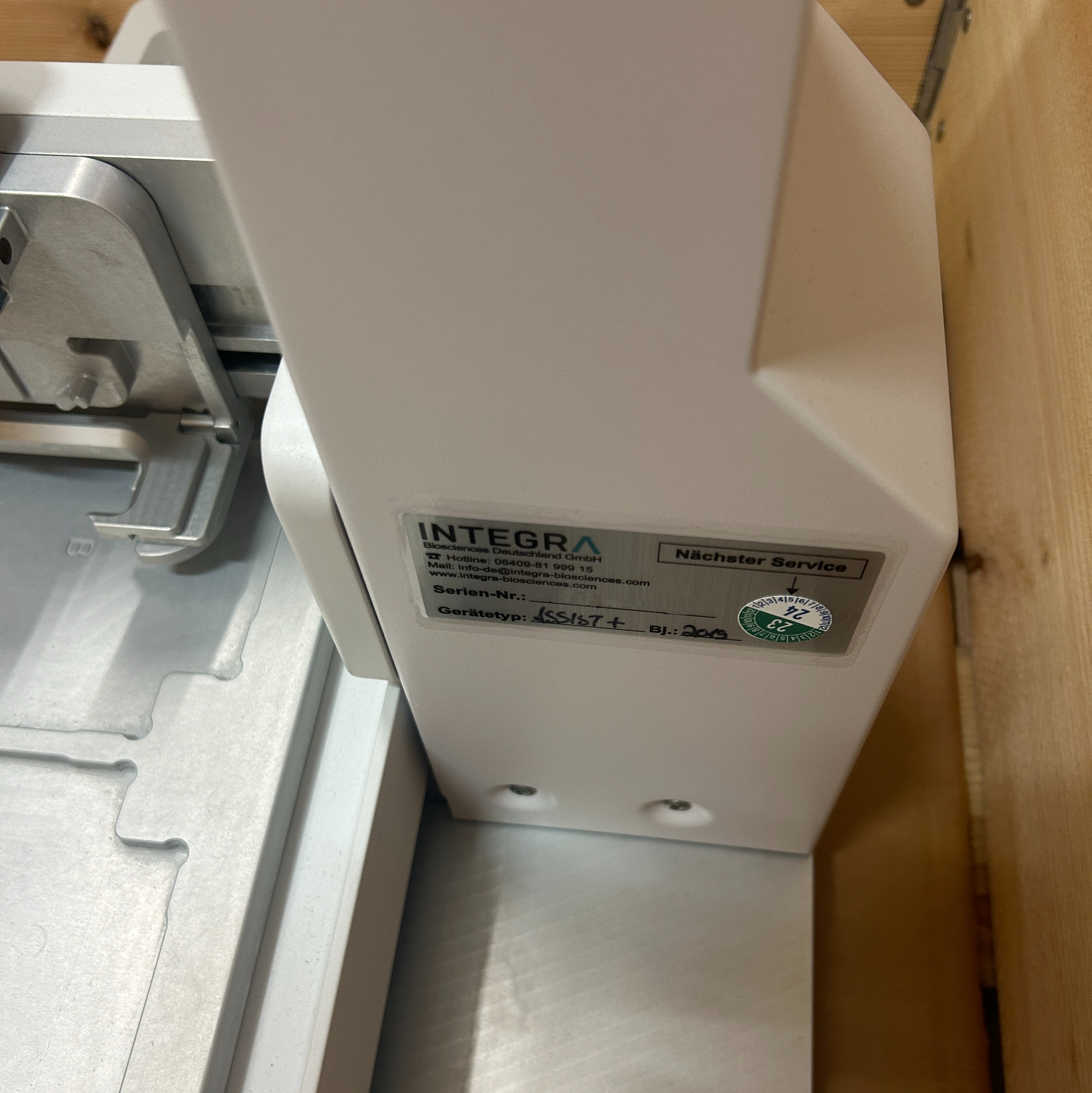 Used Liquid Handling Robot (Pipetting Robot) - Integra Biosciences - Assist Plus - BTH209