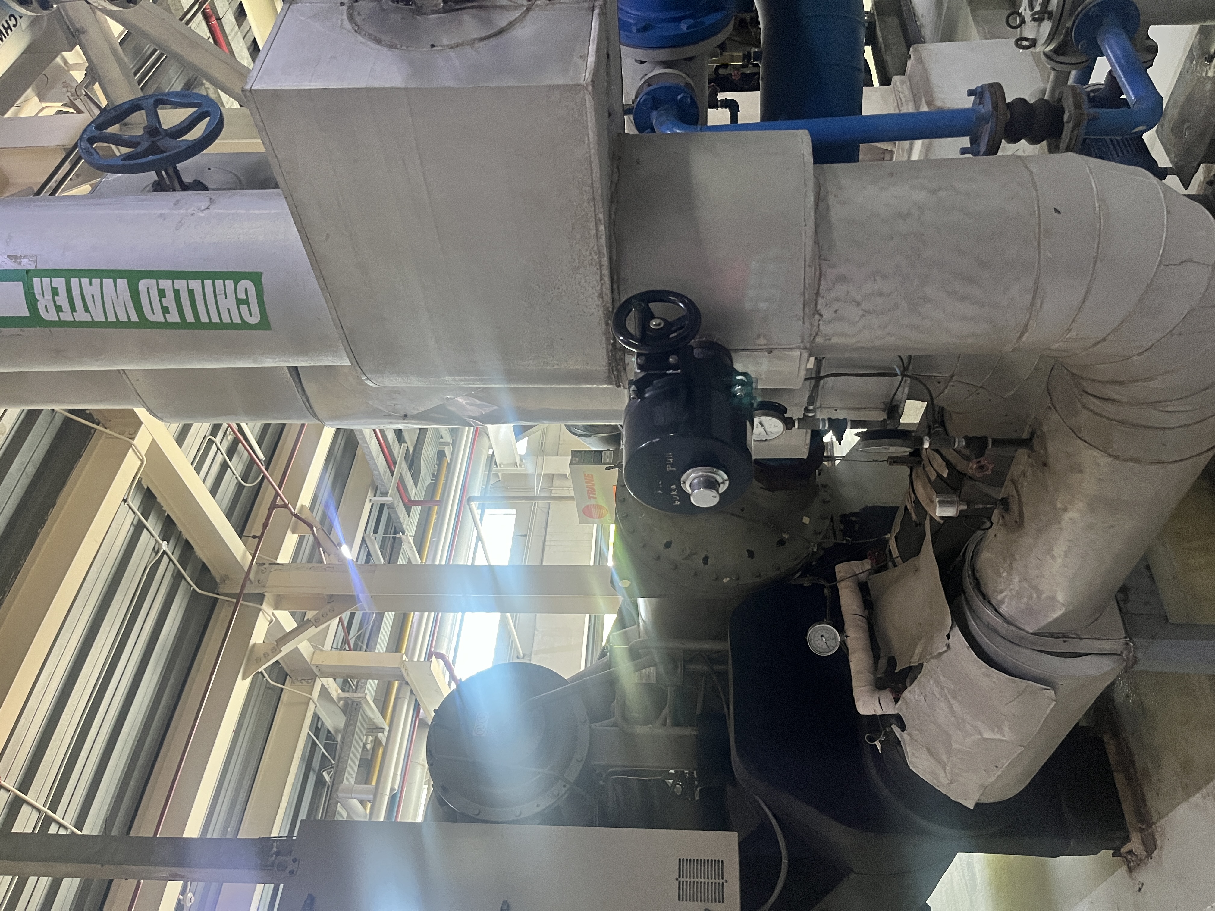 Used Chiller - Trane - CVHE420 - LC0199