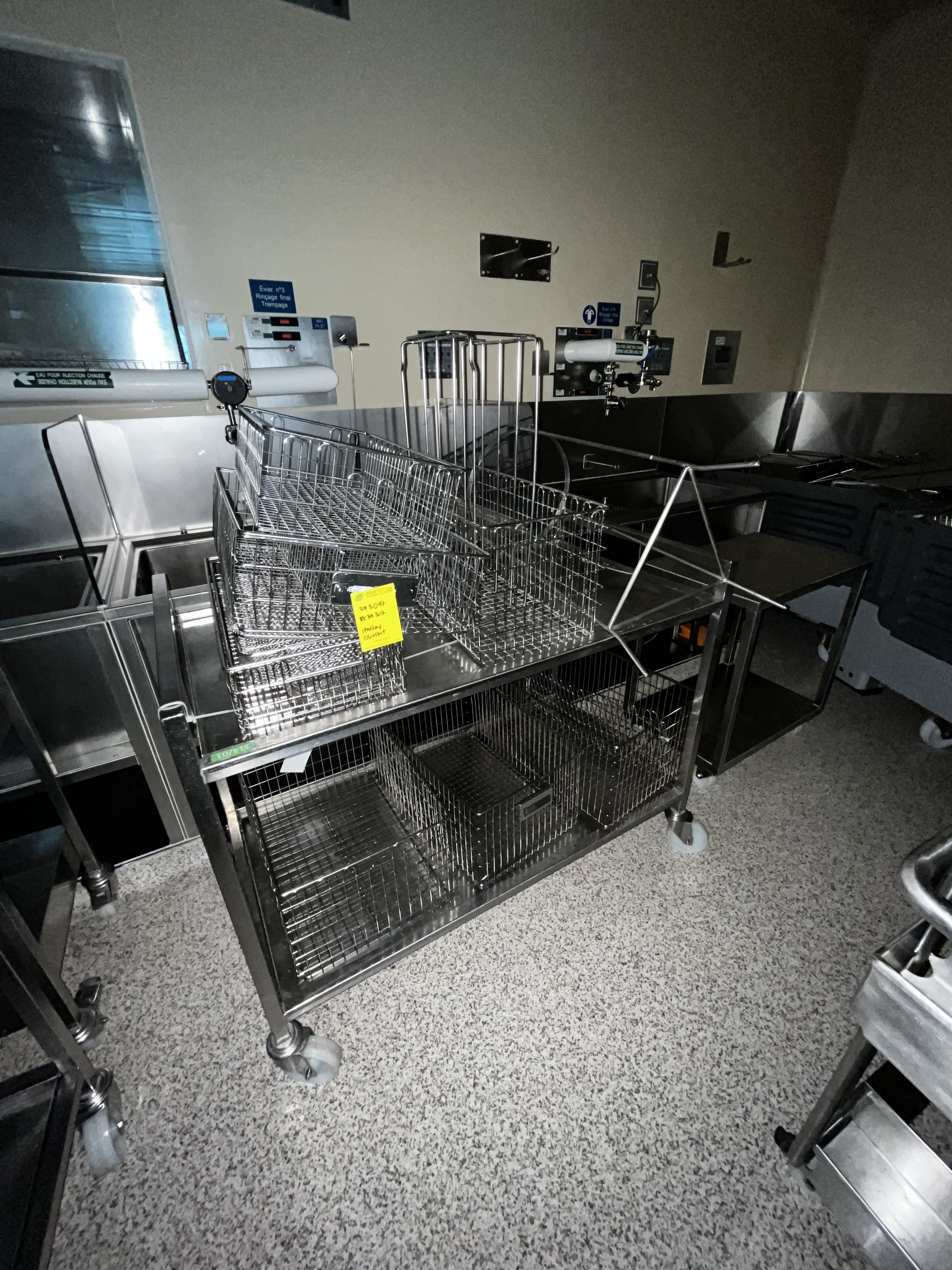 Used 1 Trolley and 10 Baskets -  393047