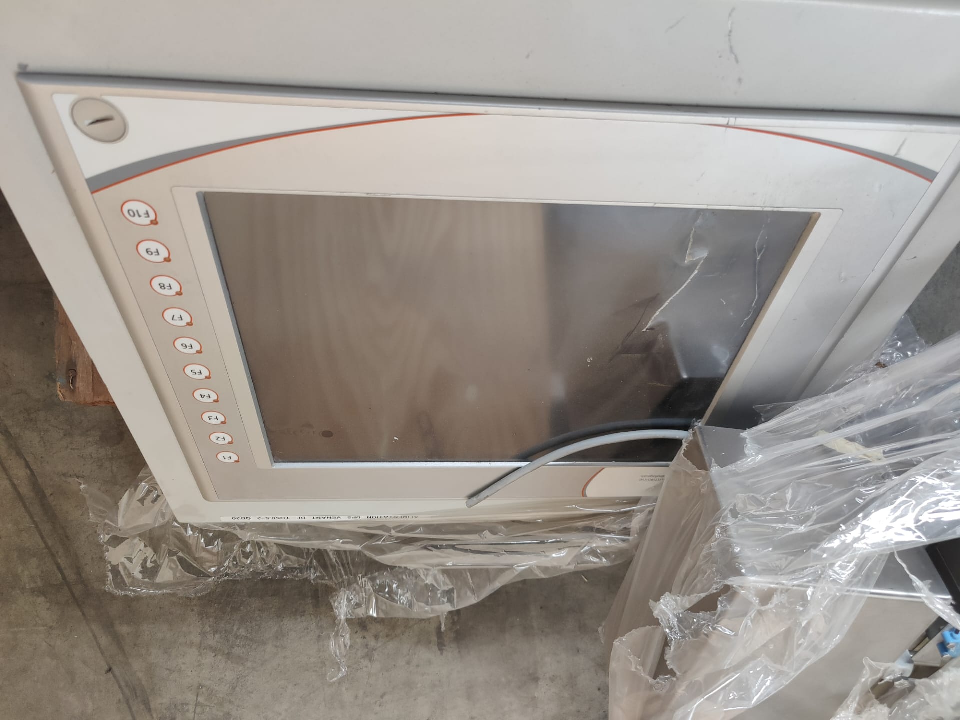 Used Alimentation UPS, Feeding UPS, Conveyor - DK2277