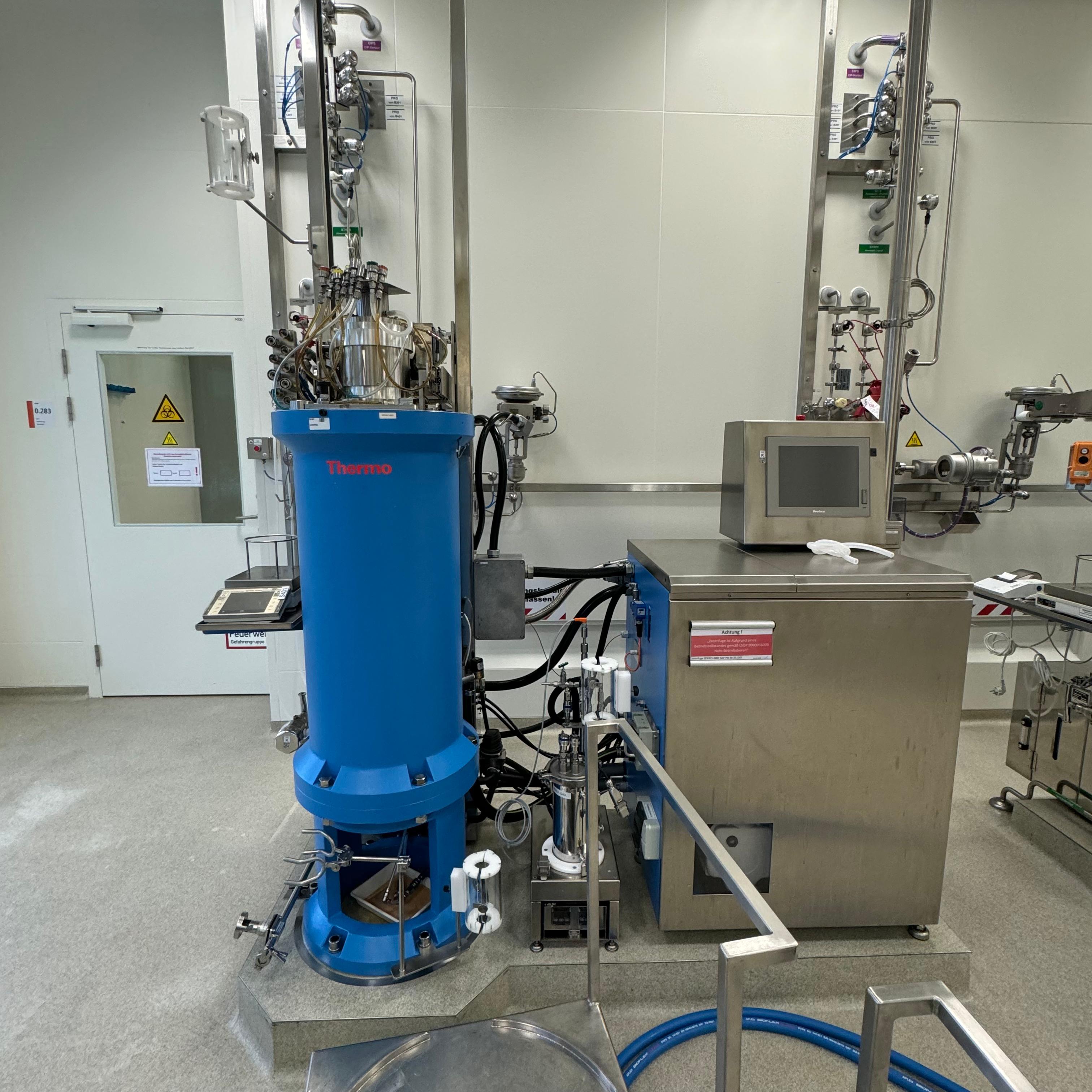 Used Density Gradient Ultracentrifuge - Hitachi Koki - CC40 - GR021-GR024