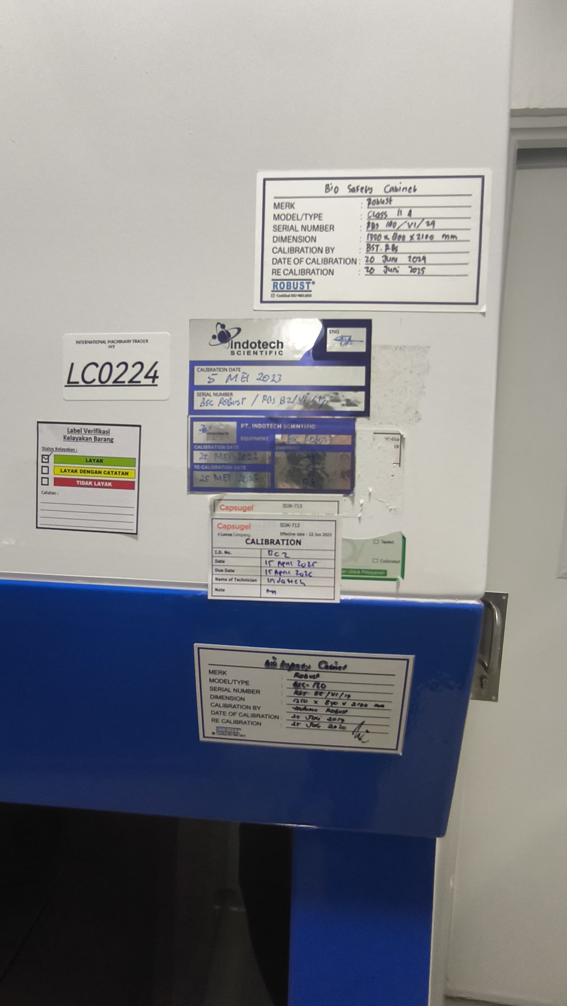 Used Biosafety Cabinet - Robust - Bsc130 - LC0224
