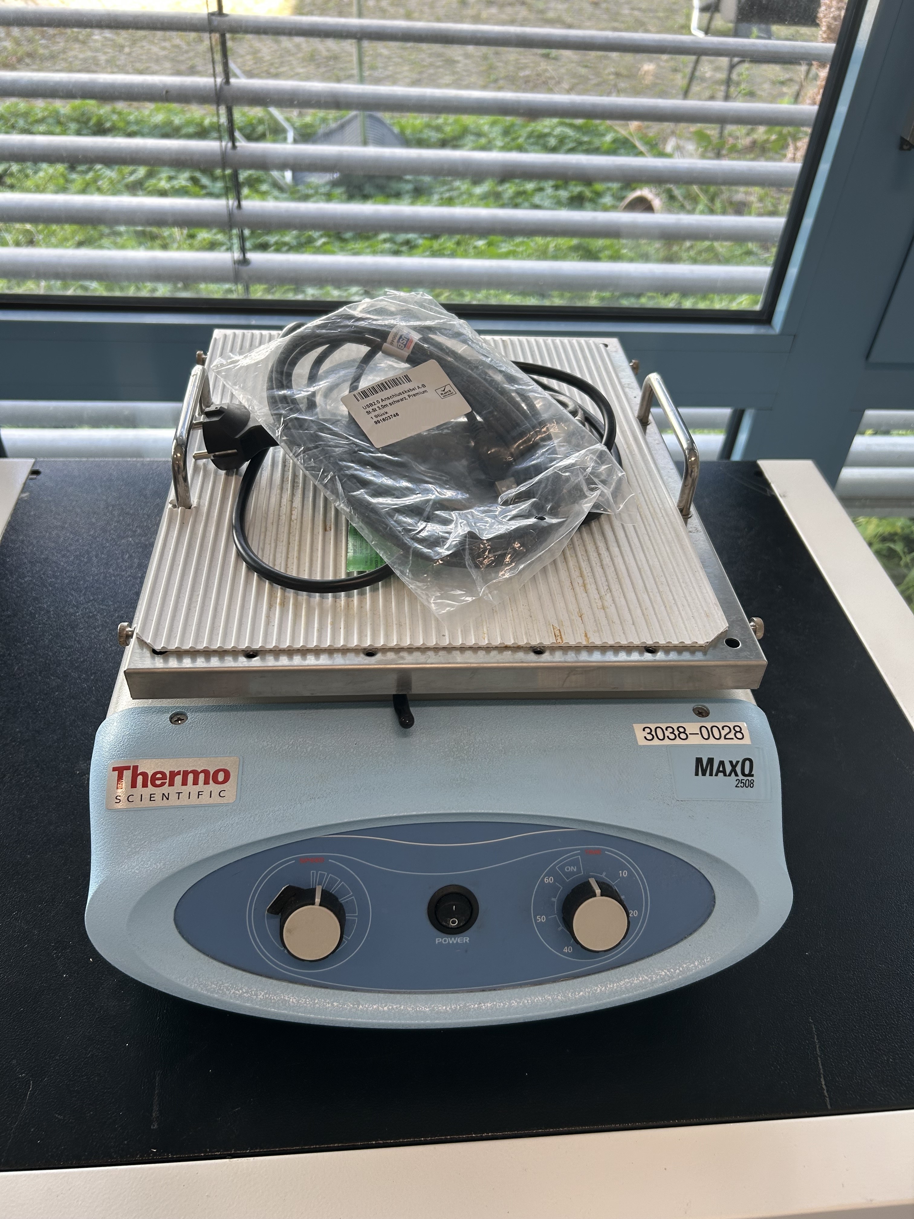 Used Mixing Device (For Vessels >10ml) - Thermo Fisher Scientific - Maxq 2508 - BTH152