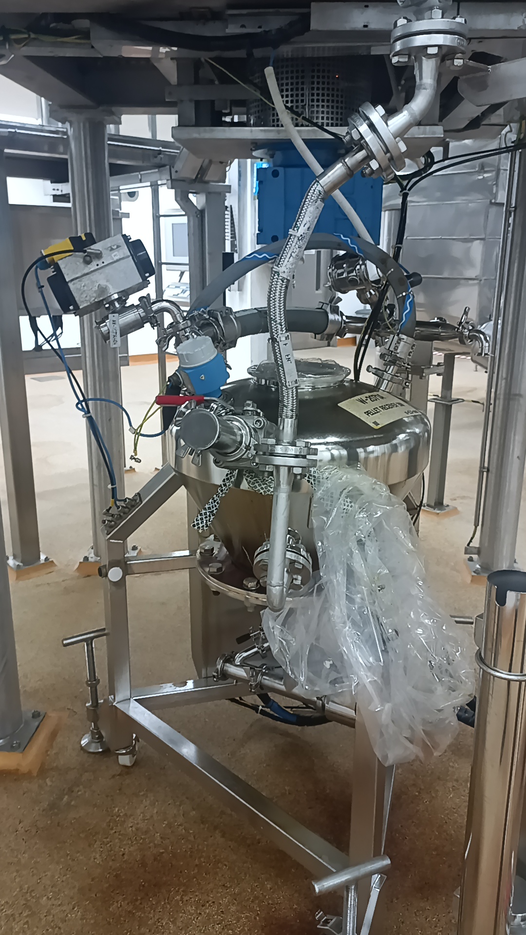 Used Pellet Receiver Bin (Movable) With Manual Sampling Port - Dietrich Engineering Consultants SA - SG100