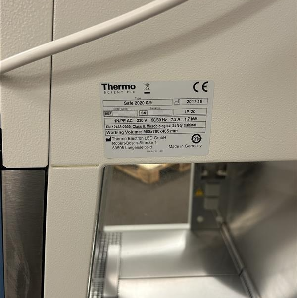 Used Laminar Flow - Thermo Fisher Scientific - Safe 2020 0.9 - BTH094, BTH095