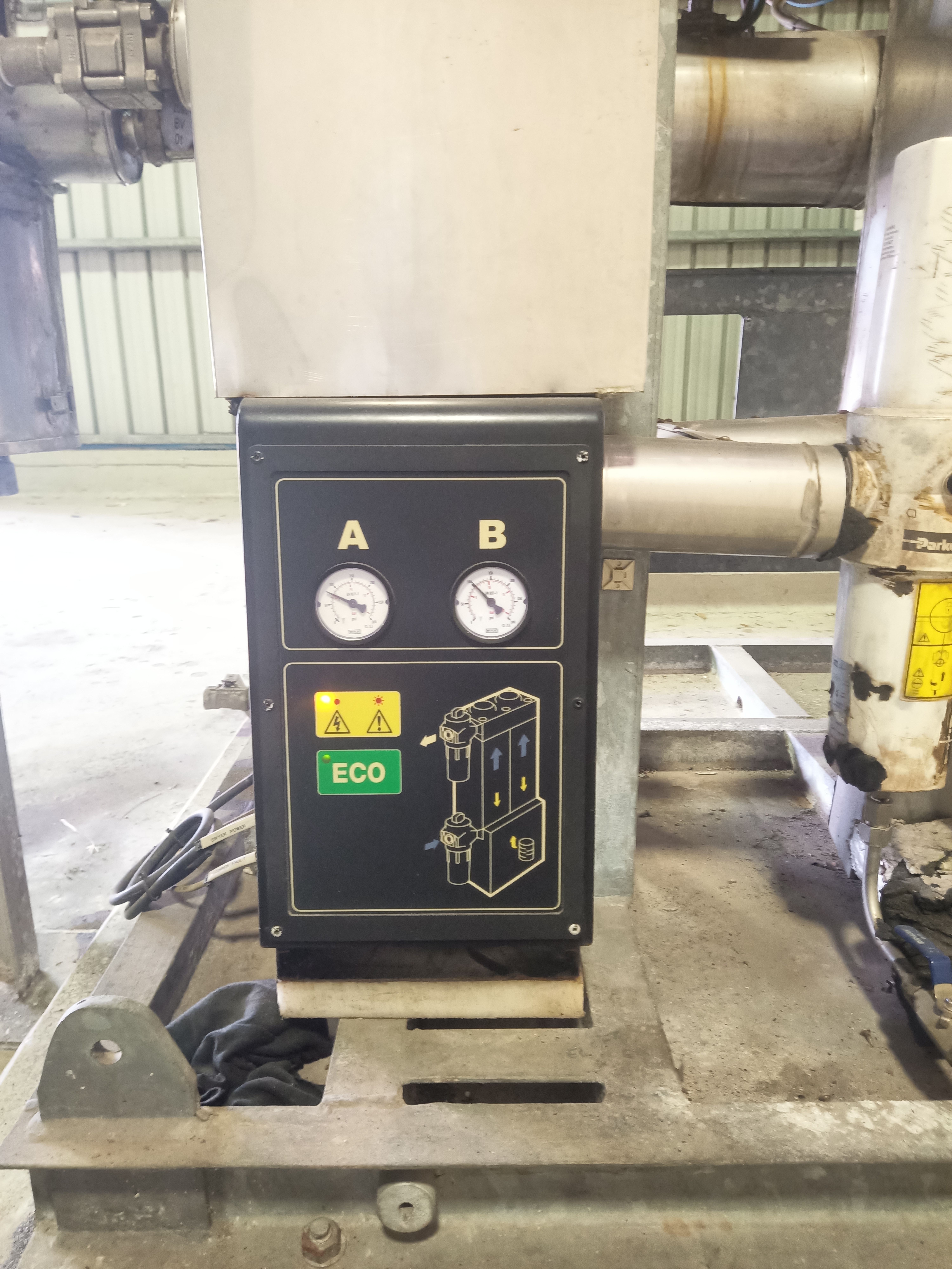 Used Safe Change Filter Housing. Yom 2016. Magnetic Separator (Magbox Mxf29-E-0250). Yom 2016.vv - Parker Hannifin Singapore - SG121