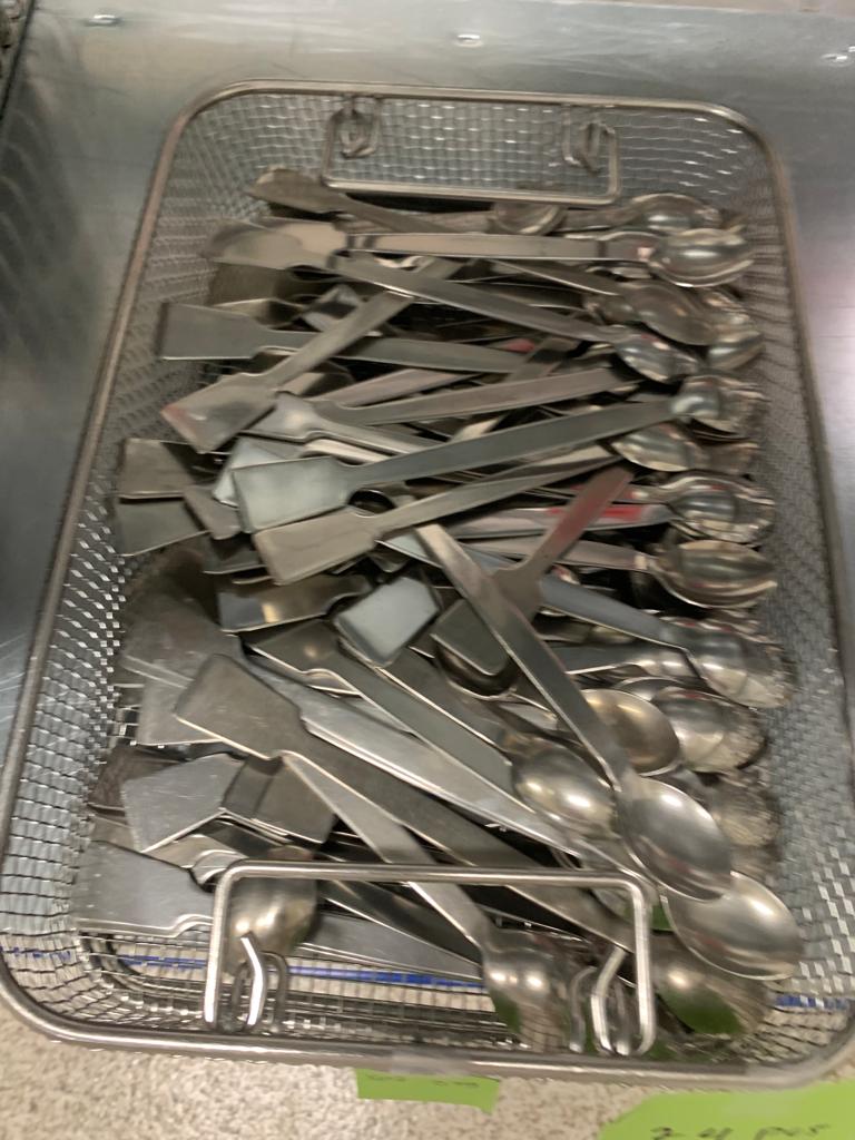 Used Spoon Spatulas - X07.079