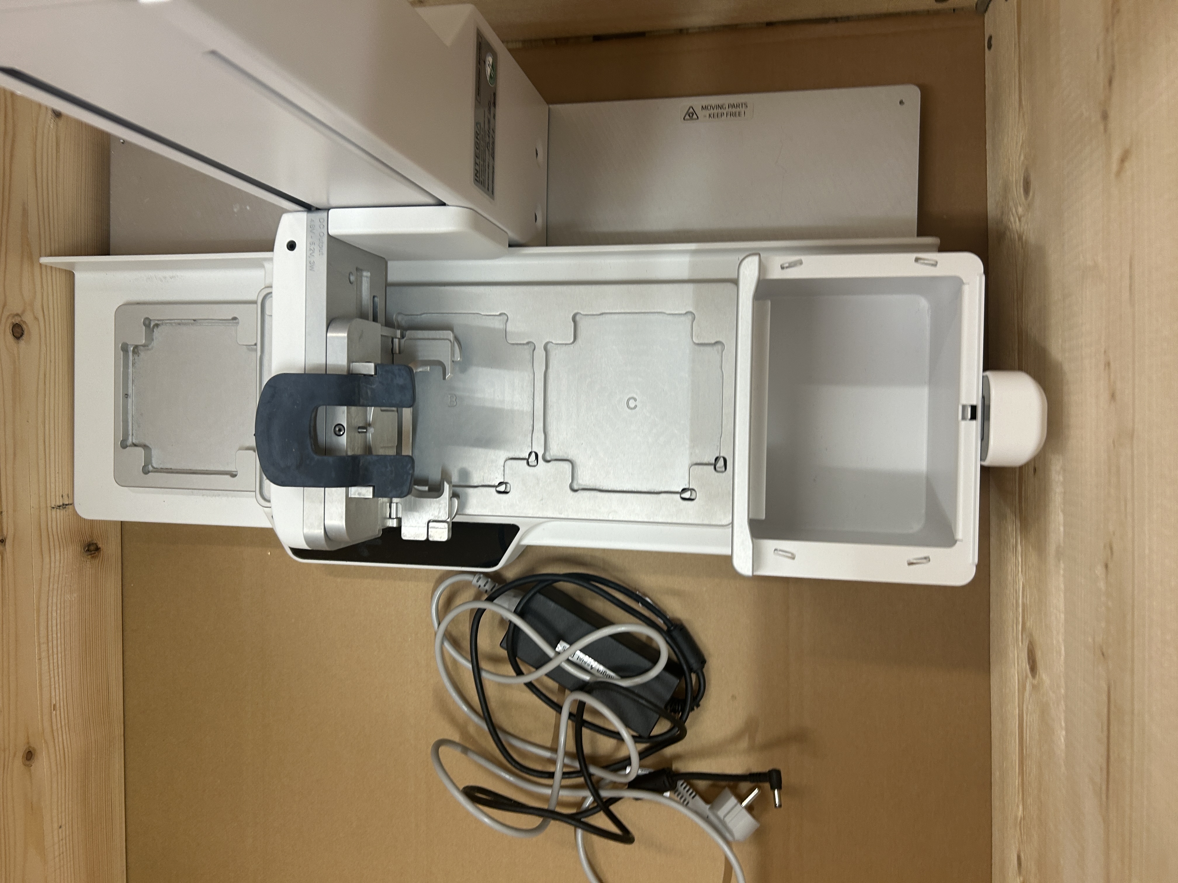 Used Liquid Handling Robot (Pipetting Robot) - Integra Biosciences - Assist Plus - BTH209