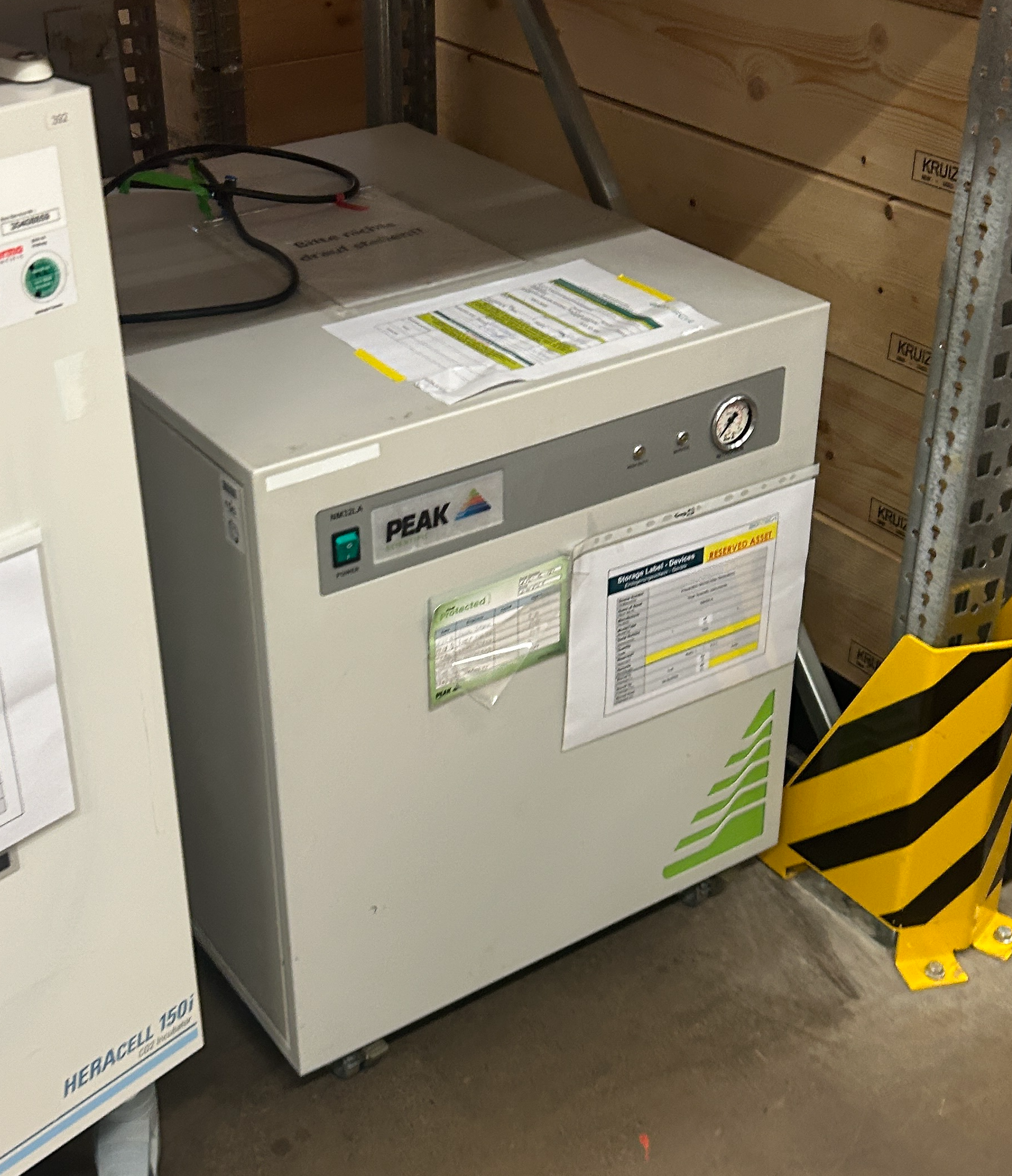 Used Nitrogen Generator - Peak Scientific - BTH212