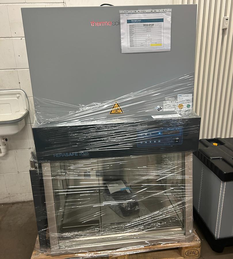 Used Laminar Flow - Thermo Scientific - Herasafe 2025 0.9 - BTH203