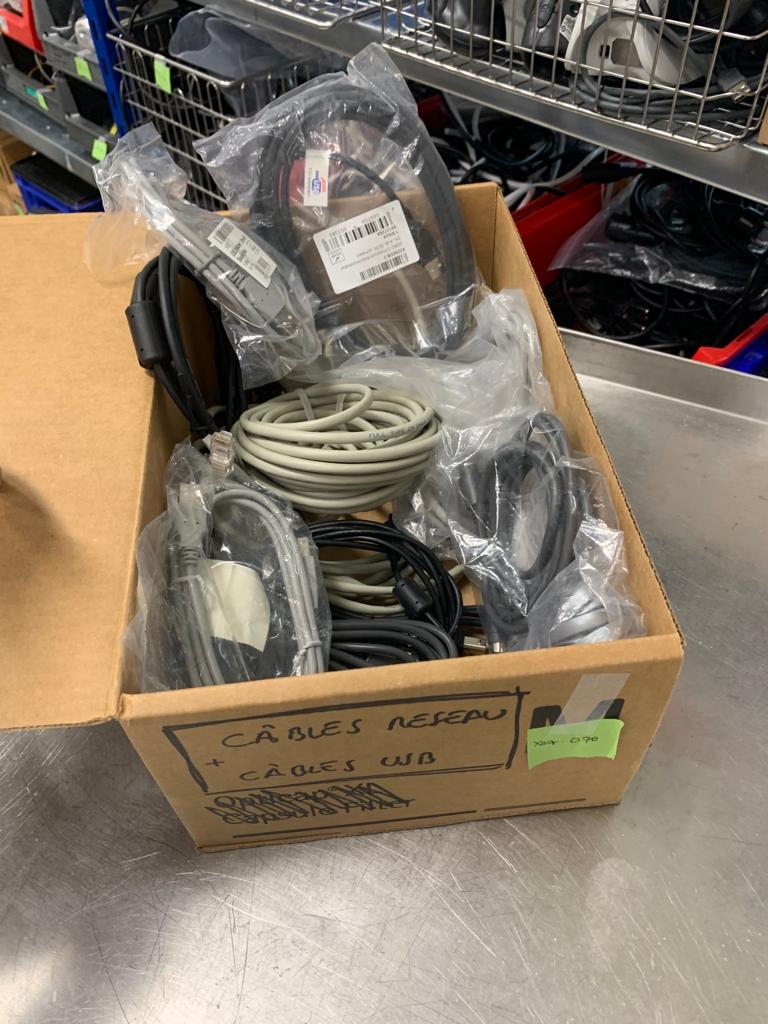 Used Cables USB and Cables Network - X07.070