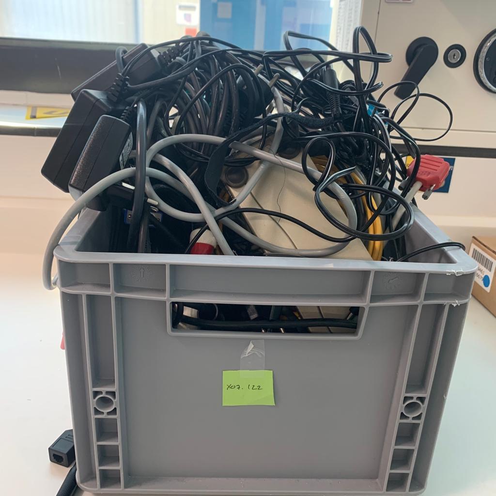 Used USB, Chargers, Cables - X07.122