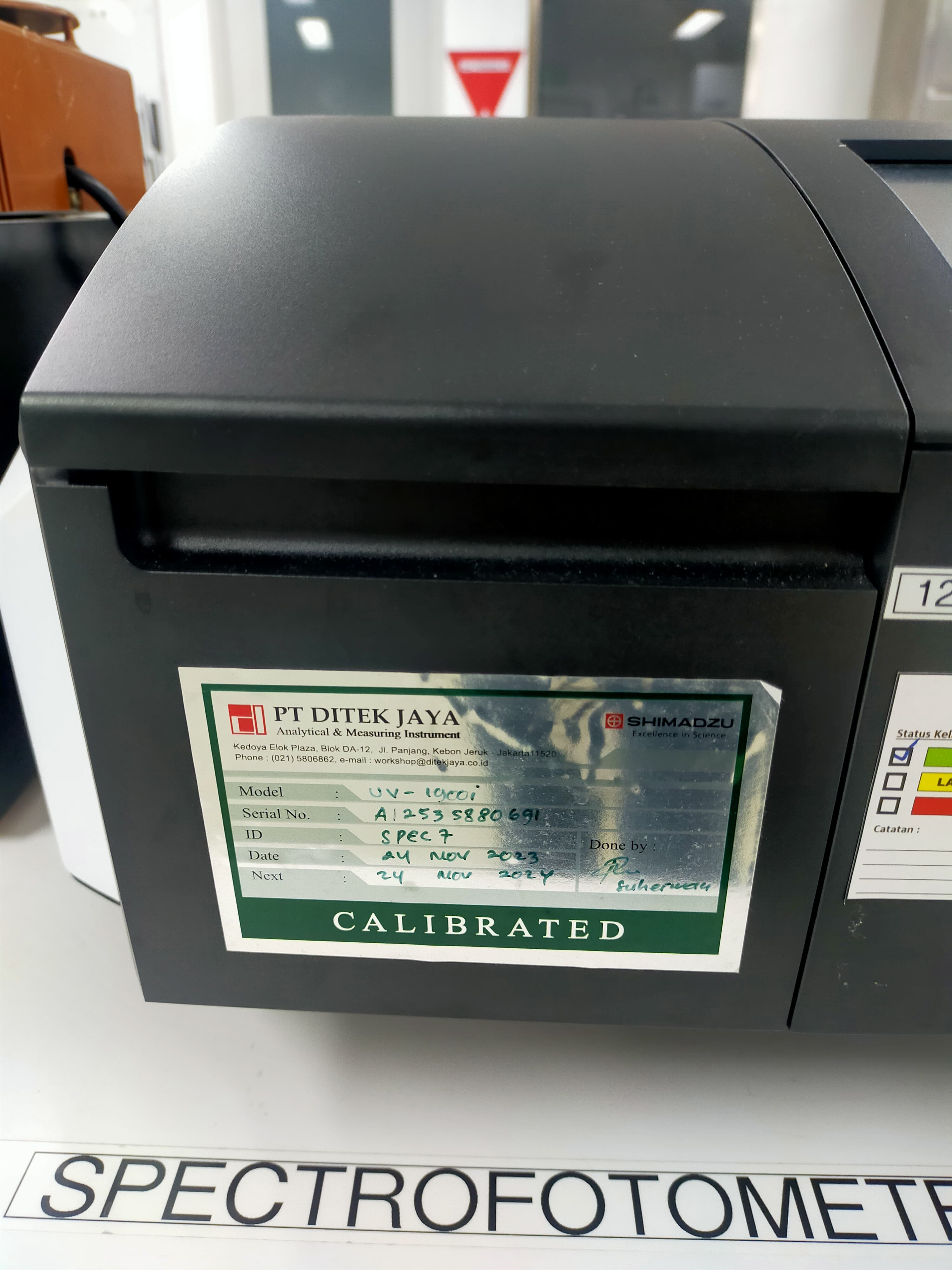 Used Spectrophotometer - Shimadzu - UV 1900I - LC0253