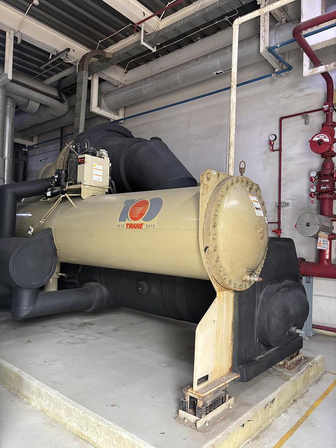 Used Chiller - Trane - CVHE420 - LC0199