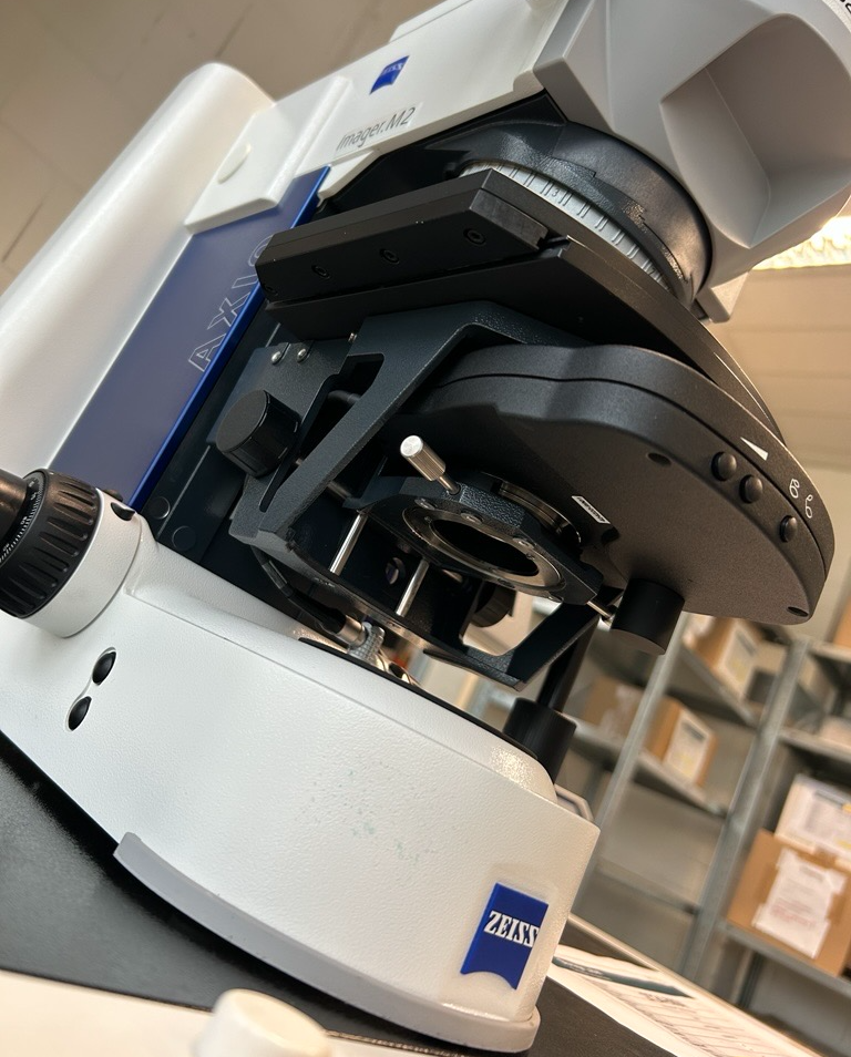 Used LIGHT MICROSCOPE – ZEISS - AXIO IMAGER M2 - BTH091