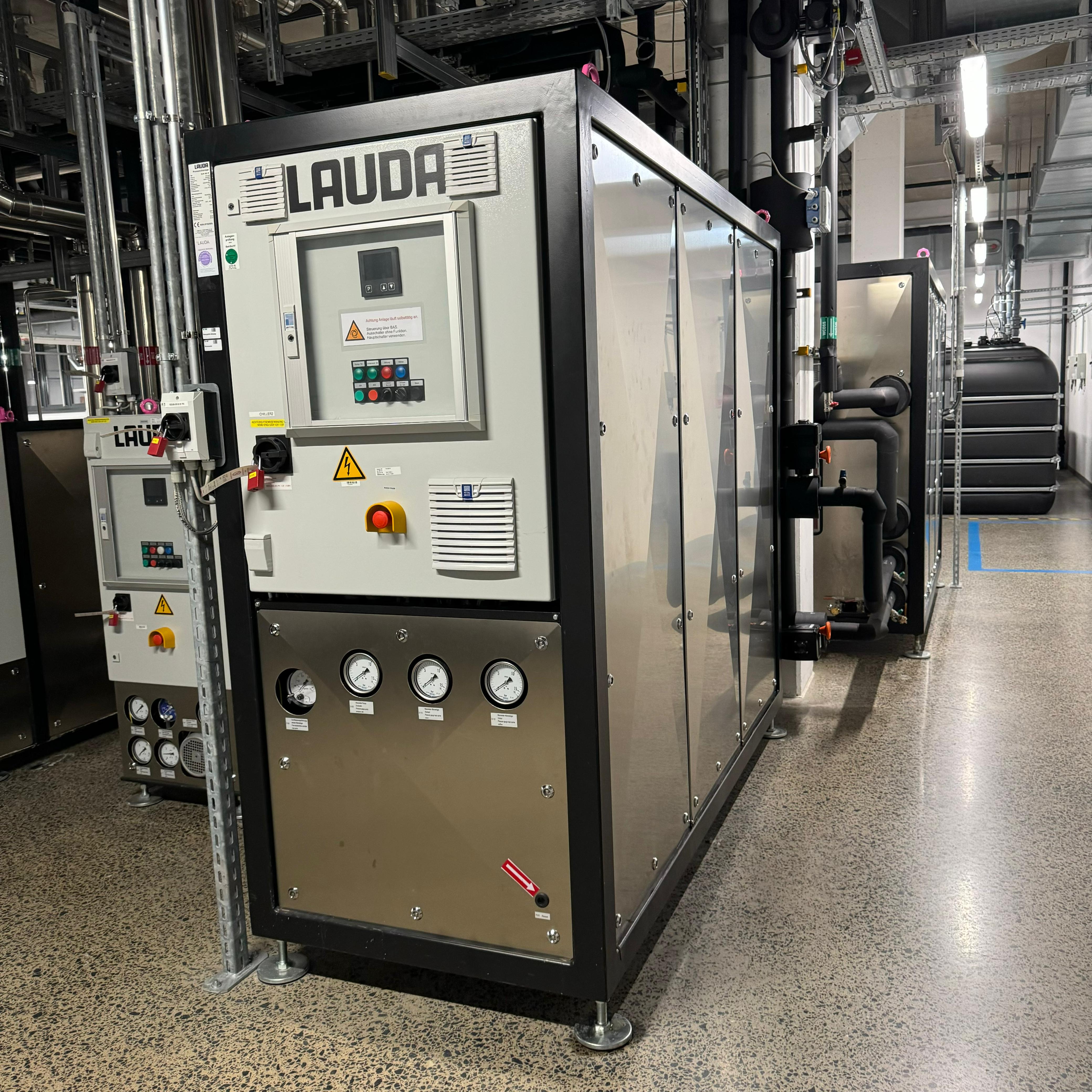 Used Temperature Control Unit - Lauda - SUK 350 W - GR034-GR035