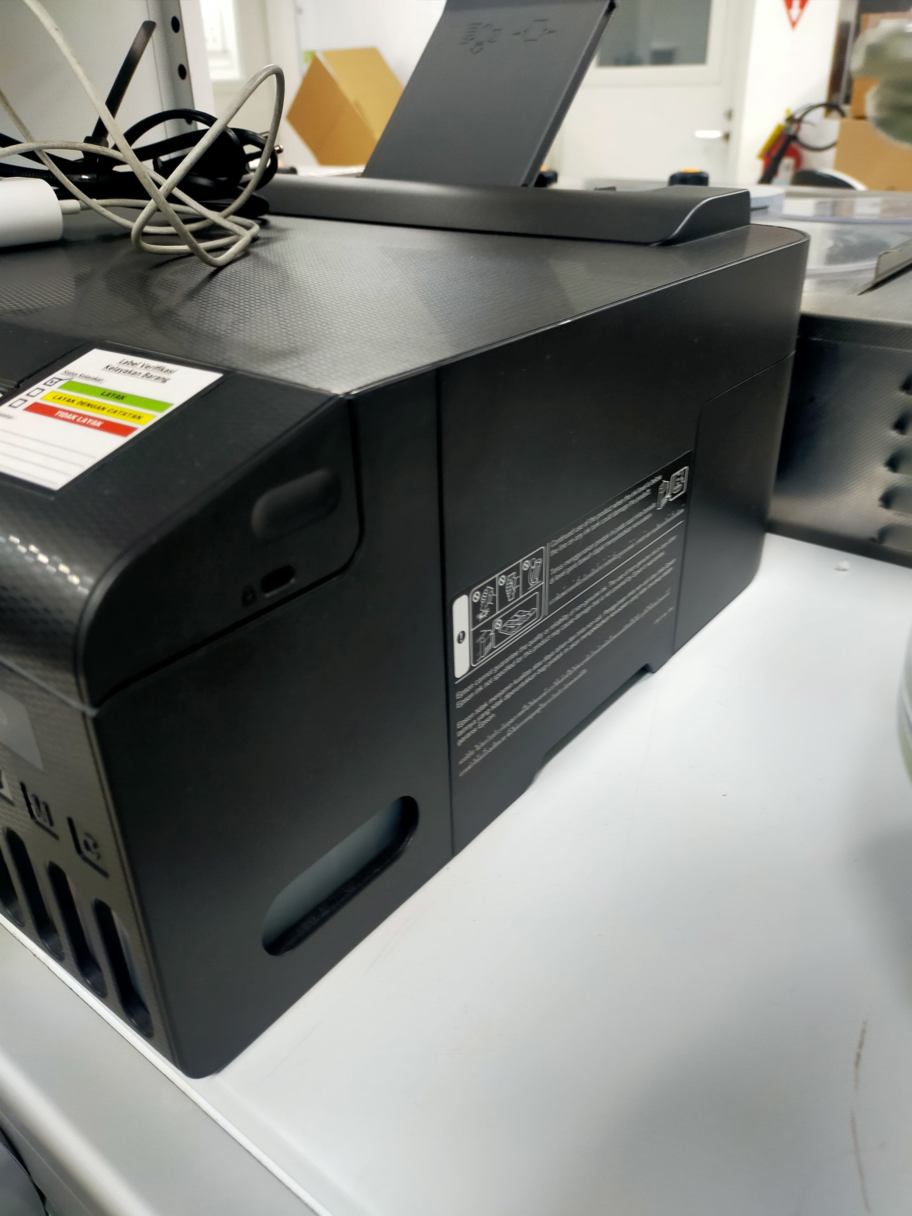 Used Spectrophotometer - Shimadzu - UV 1900I - LC0253